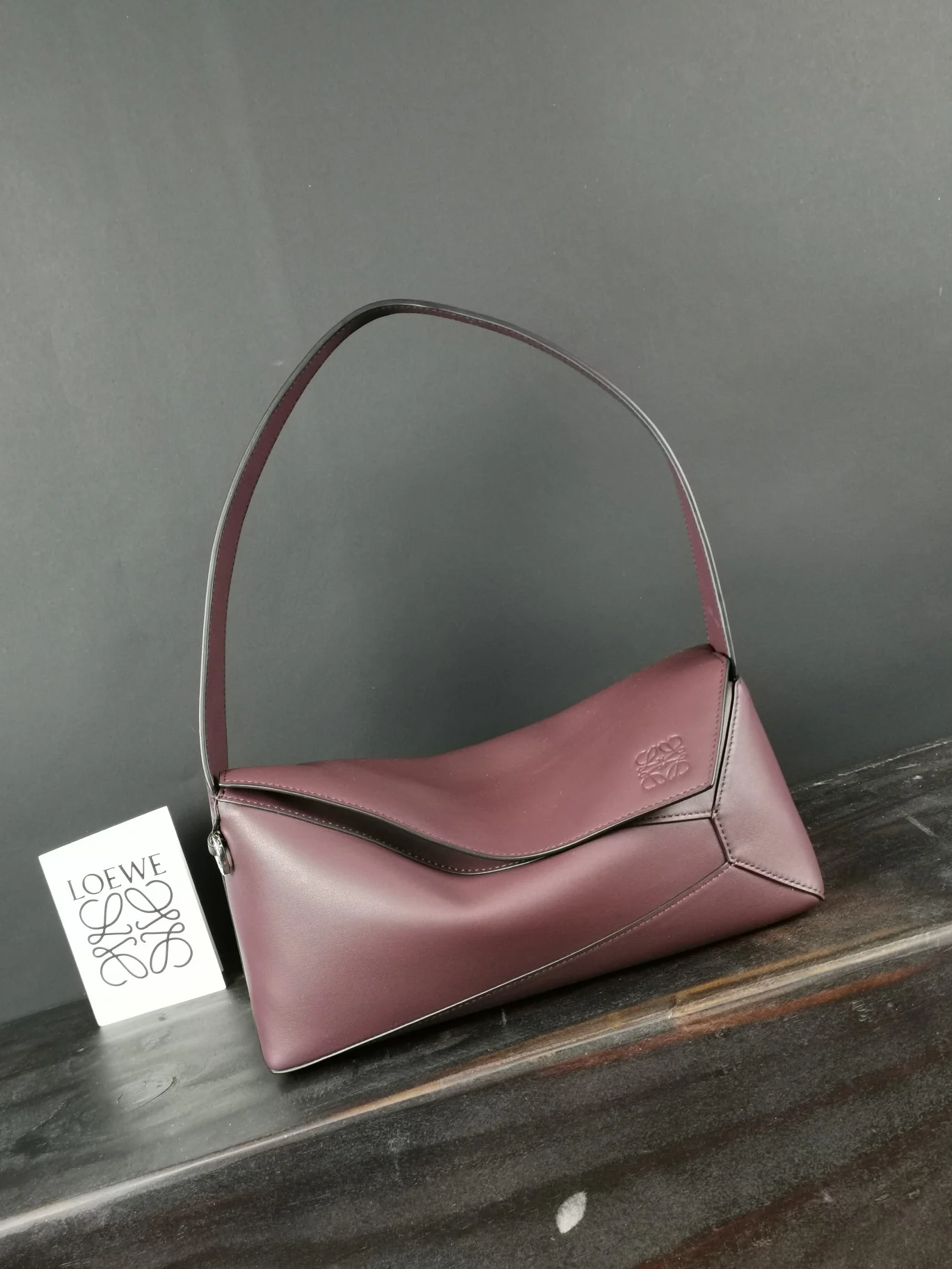 Сумка-хобо Loewe-puzzle-hobo-handbag-4