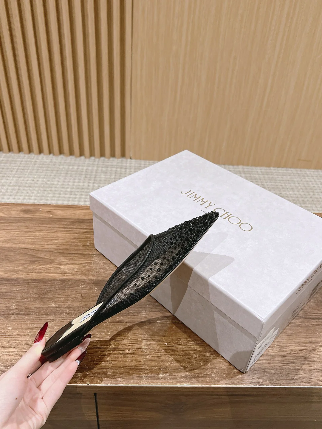 Jimmy - Тапочки с острым носком и стразами, сетчатые, черные