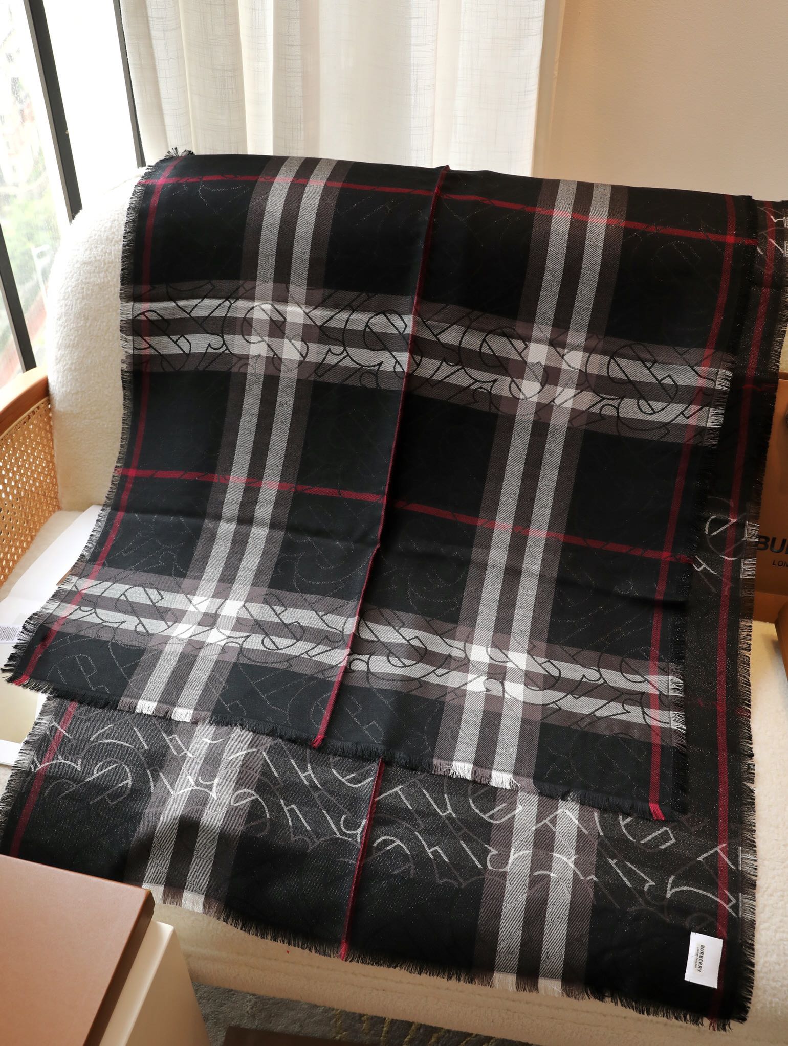 Burberry - Шелковый и шерстяной шарф на каждый день - 100-200 см