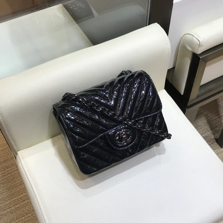 Коллекция Chanel Весна/Лето 2018 - Плиссированная металлизированная кожа - Телячья кожа - Сумка CF - 17 см - 1