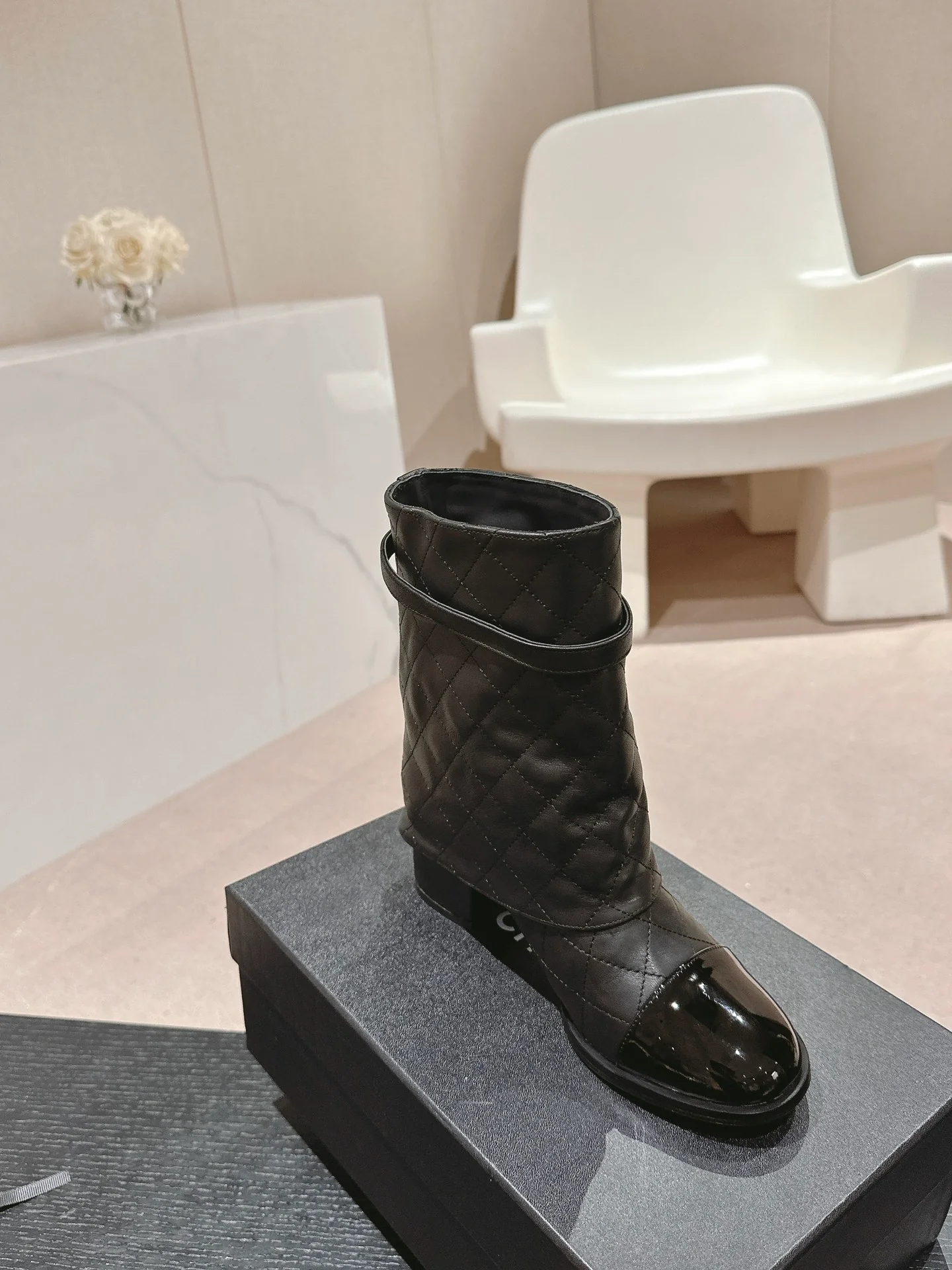 Ботинки Chanel 2024 до середины икры - черные