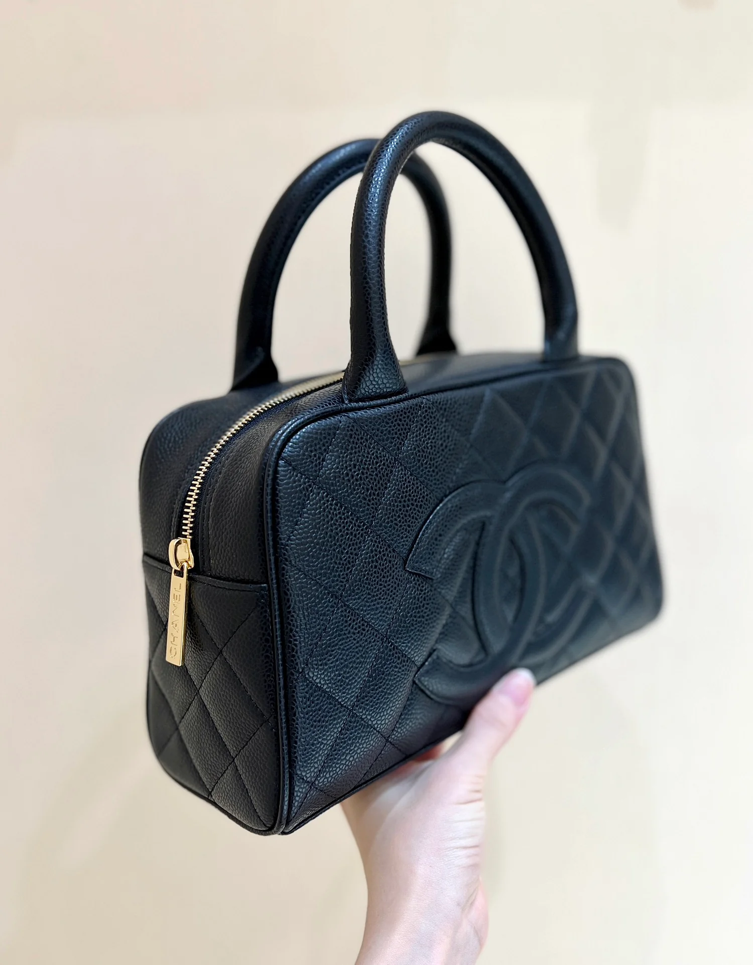 Винтажная сумка-боулинг Chanel - черная