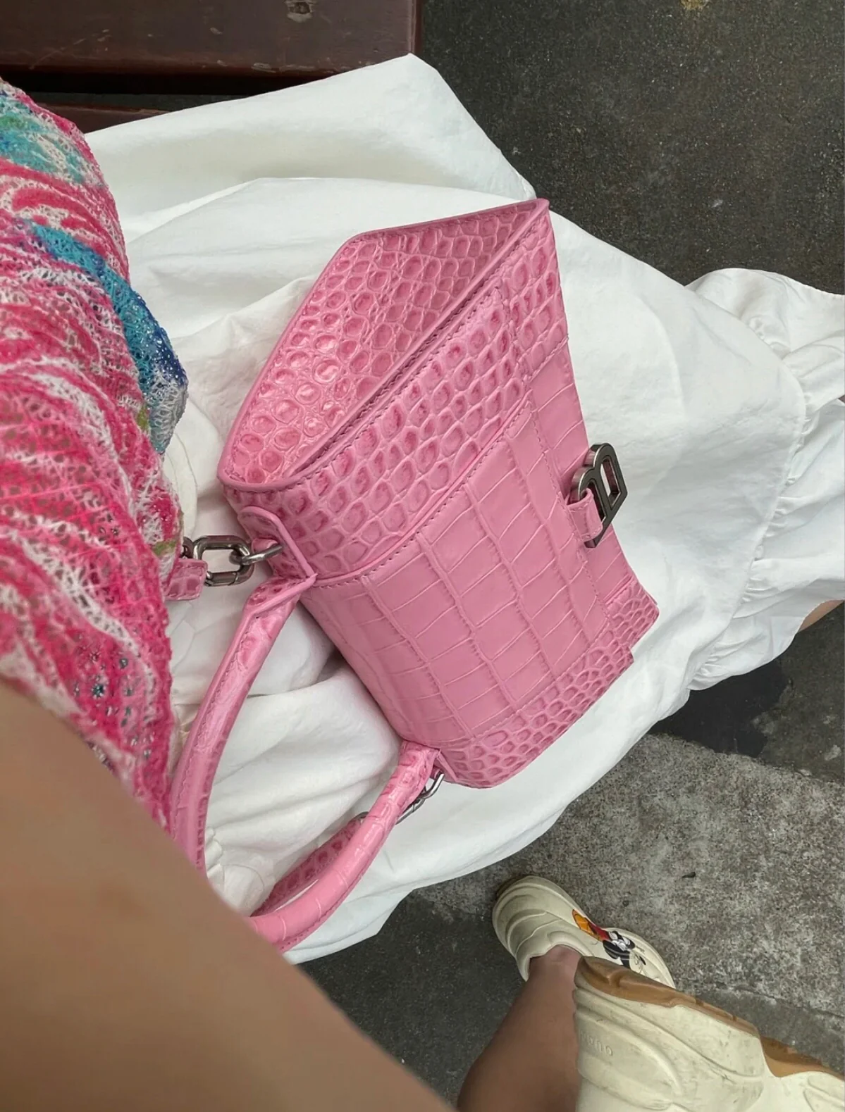 Сумка Balenciaga Hourglass — персиково-розовый с крокодиловым принтом