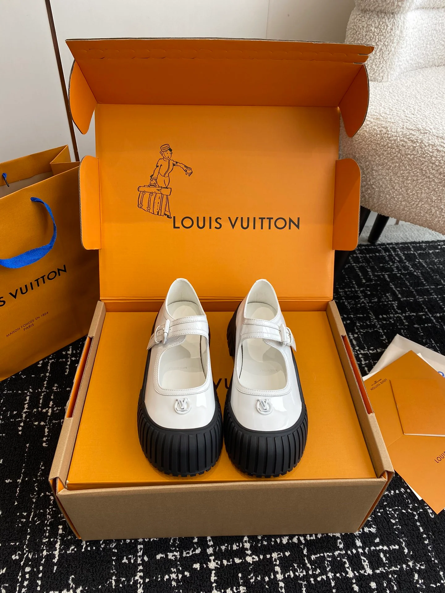 LV-2024 Туфли Мэри Джейн - Белые