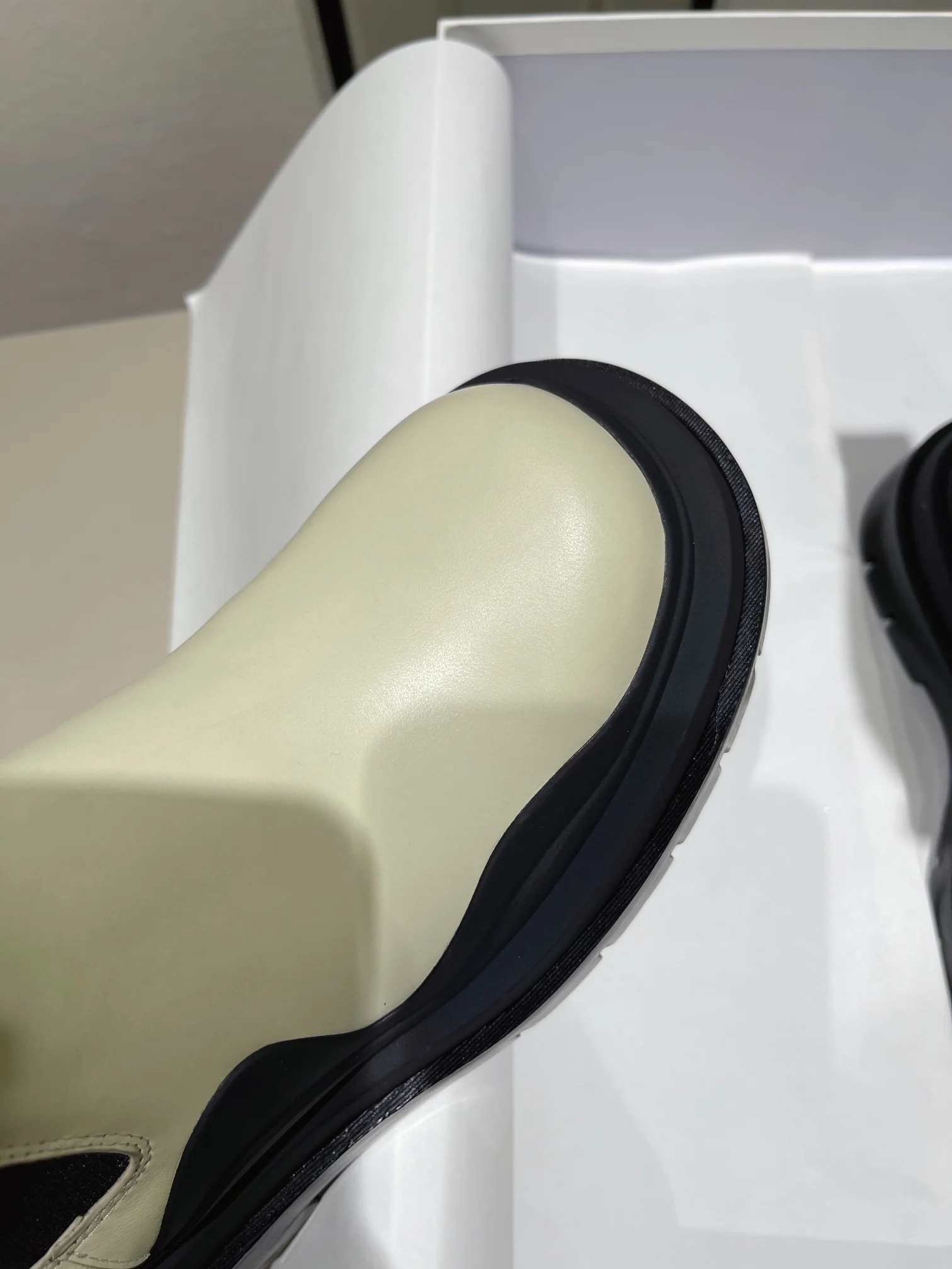 BV - Ботинки на платформе до середины икры - Черно-белые