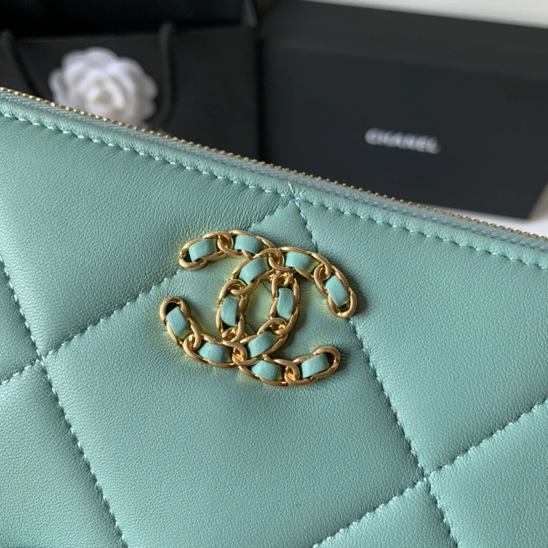 Большой клетчатый кошелек Chanel из овечьей кожи, серия 19 - 2 шт.