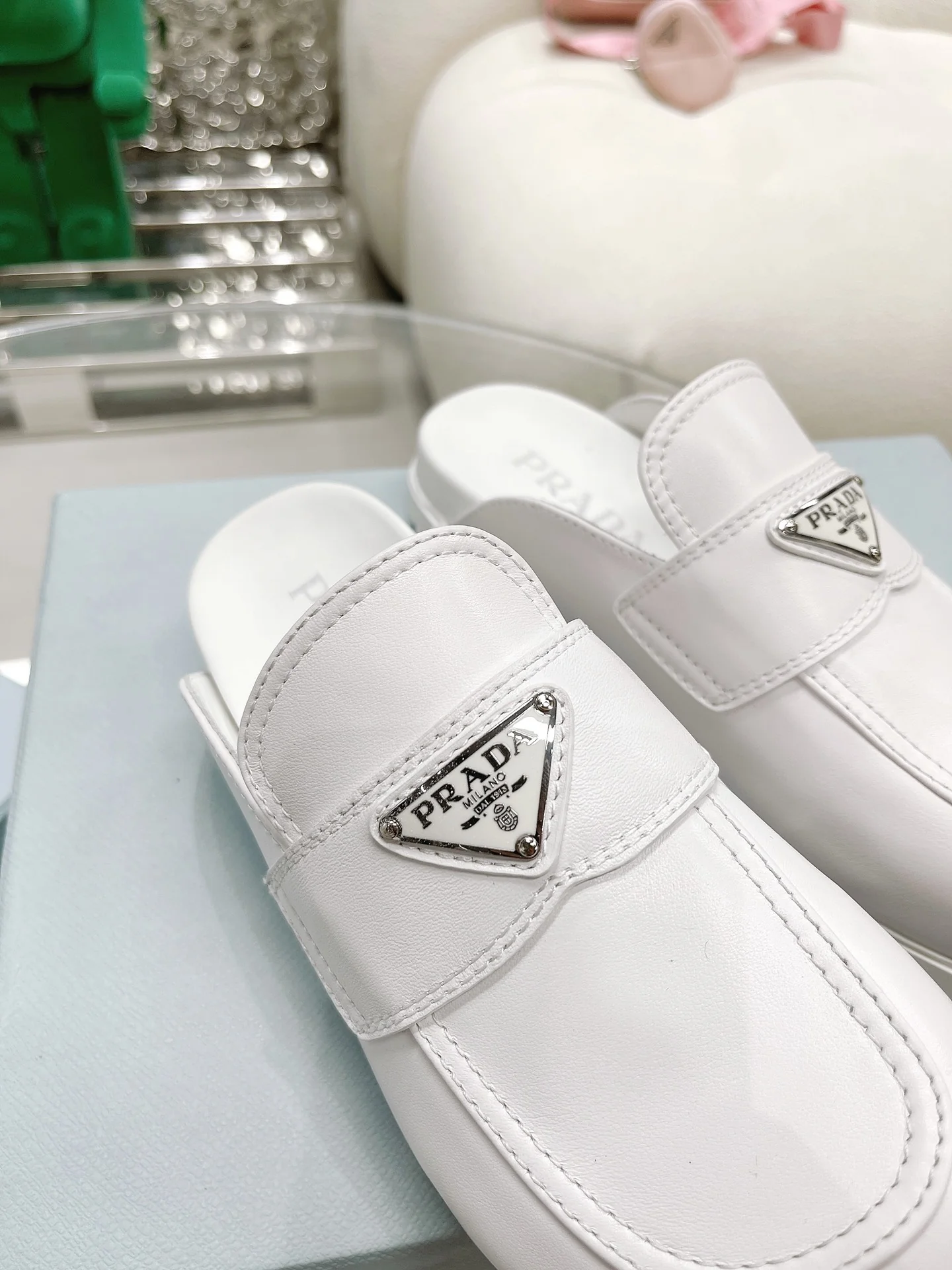 Коллекция Prada 2022 года с подиума - Лоферы на платформе - 3