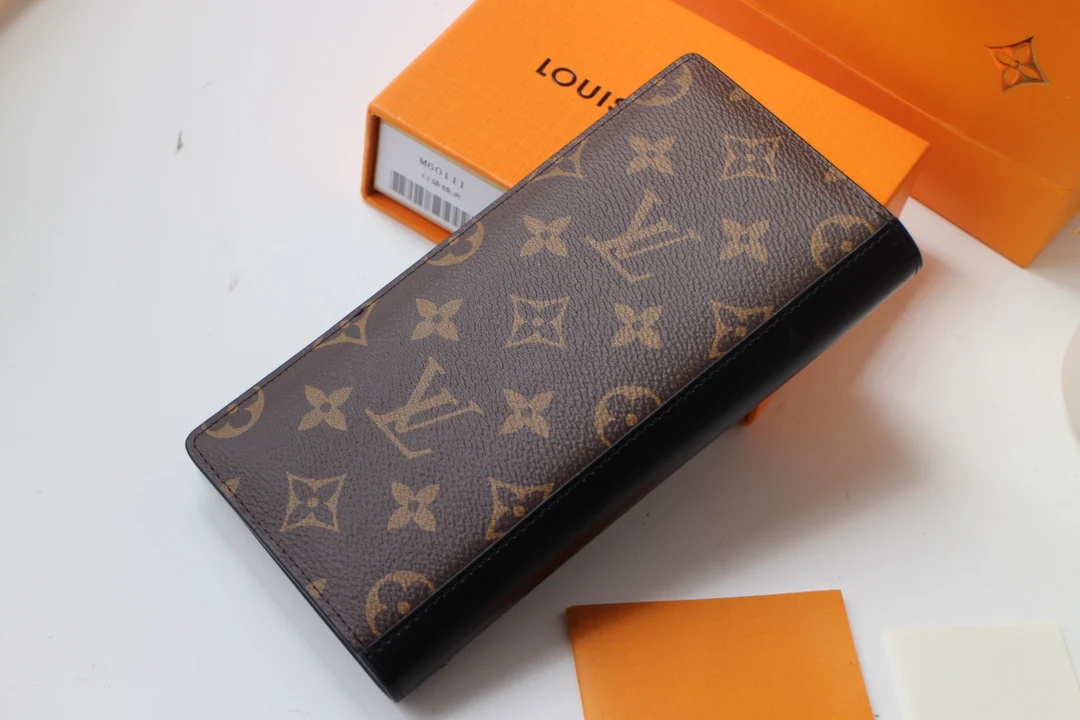 LV-m69410-brazza wallet-classic monogram