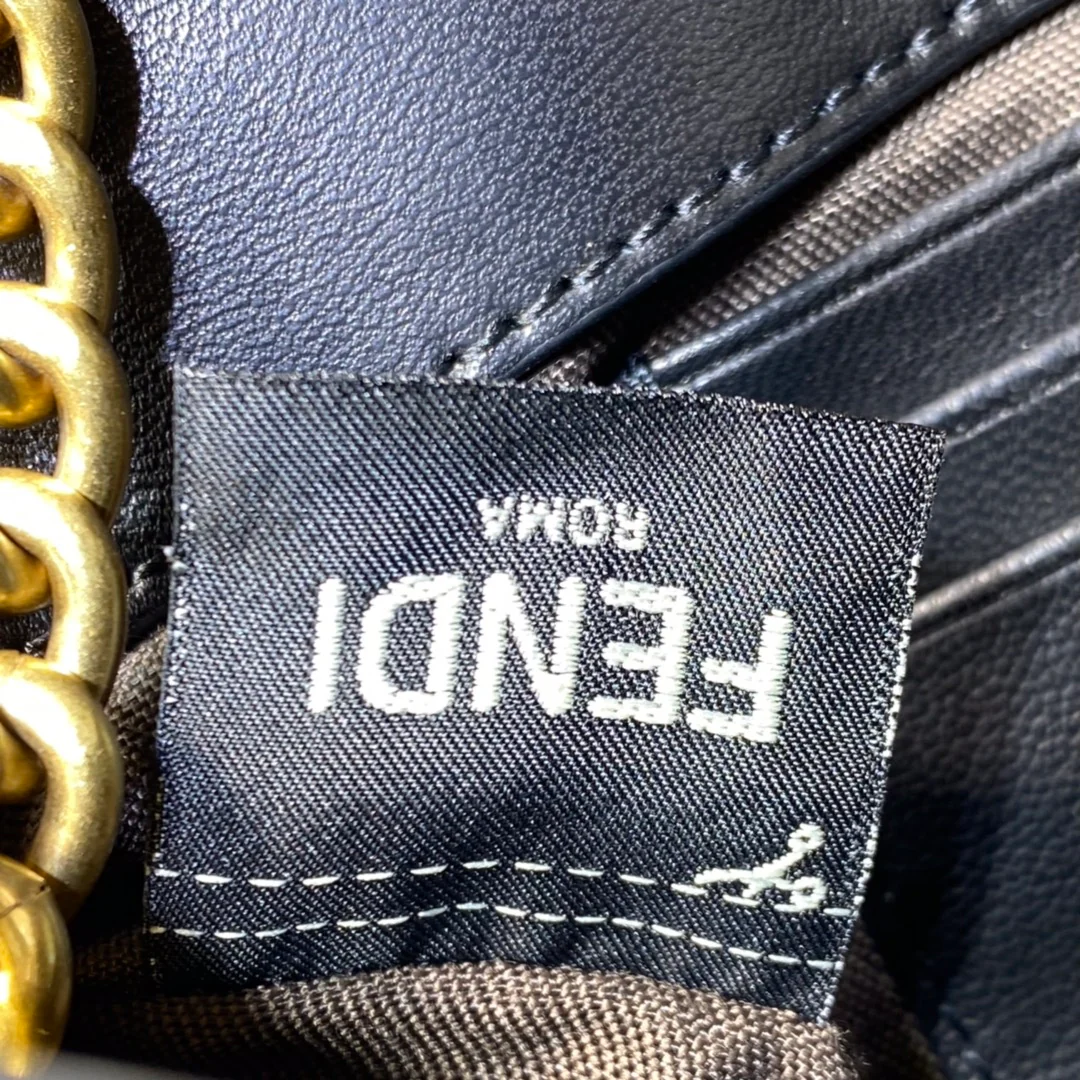 Маленькая кожаная сумка Fendi Baguette - 1