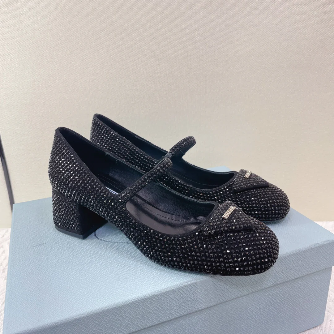 Туфли Prada - Туфли-мэри-джейн на низком каблуке, украшенные стразами - черные
