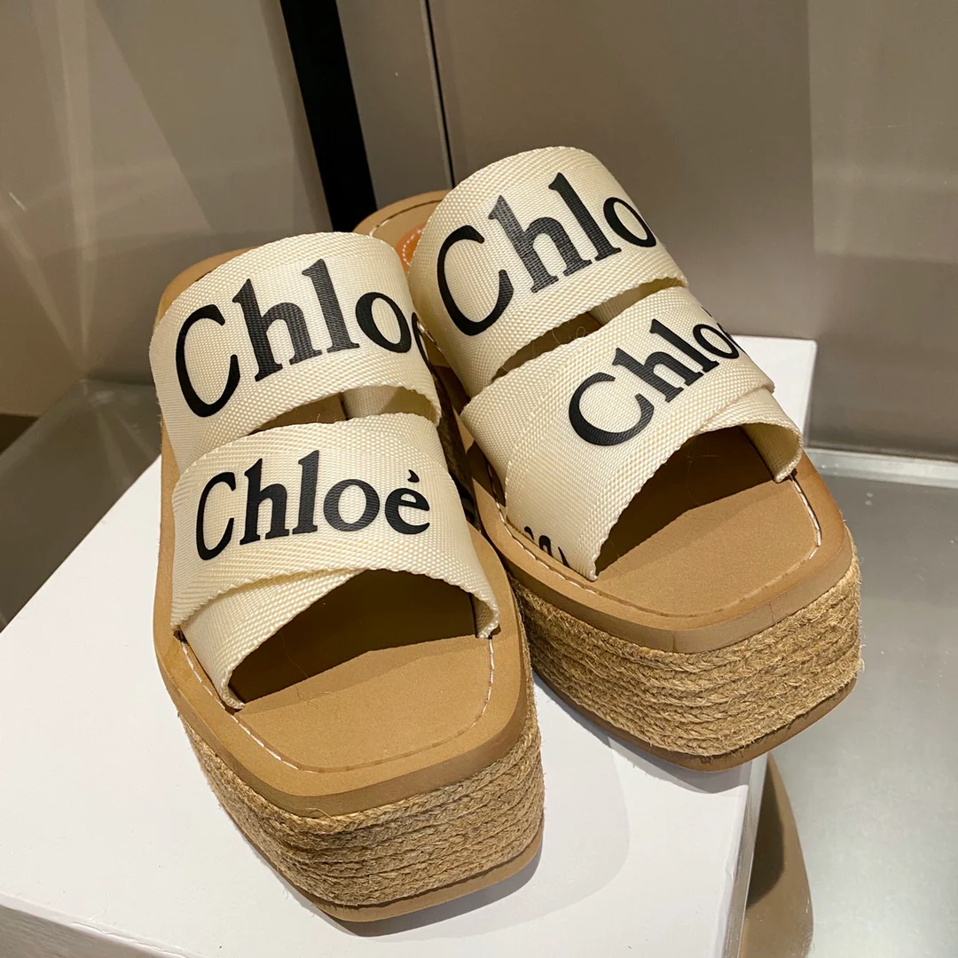 Обувь Chloe - сандалии Chloe на танкетке и платформе