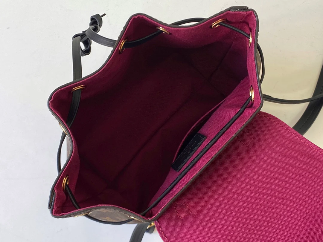 lv-m45516-black mini-montsouris-bb-back bag