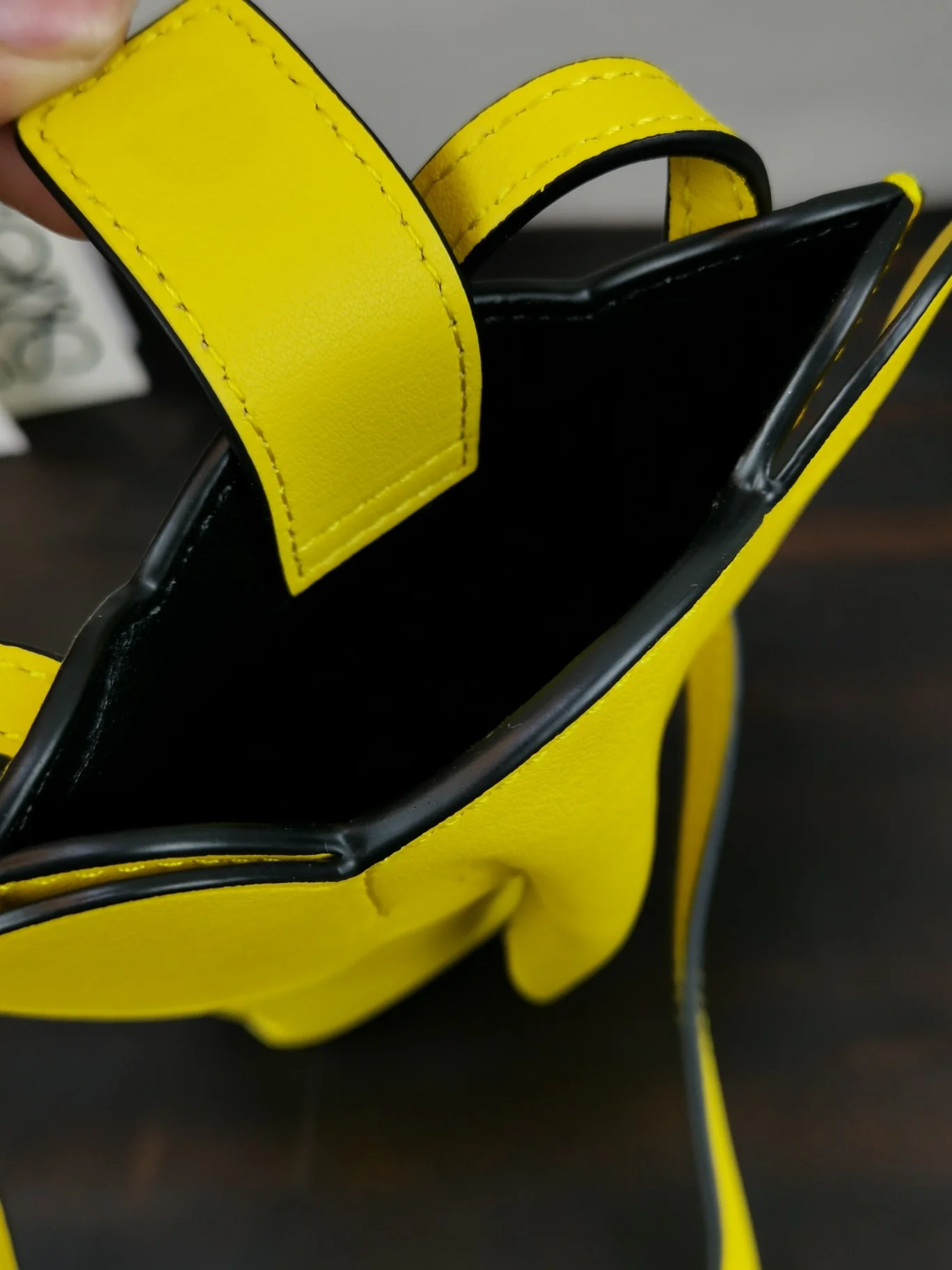 Loewe - Сумка для телефона New Elephant - Желтая