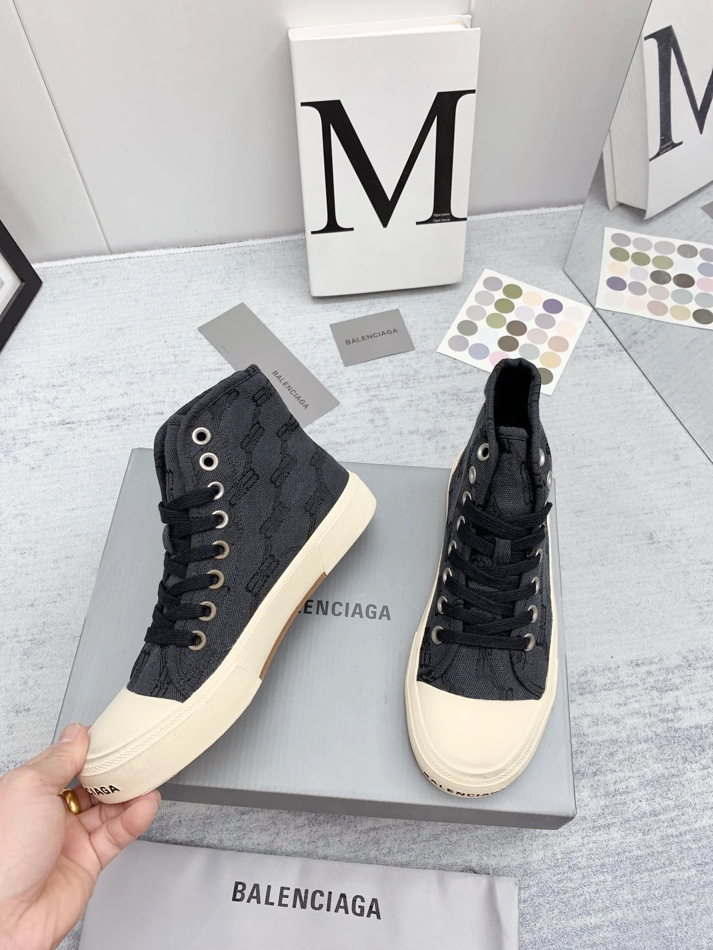 Новинка сезона осень/зима 2022 от Balenciaga - Кед Paris - Унисекс - Черный