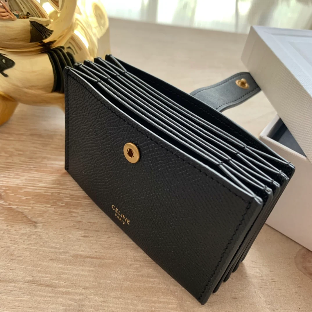 Celine 粒面牛皮风琴卡包