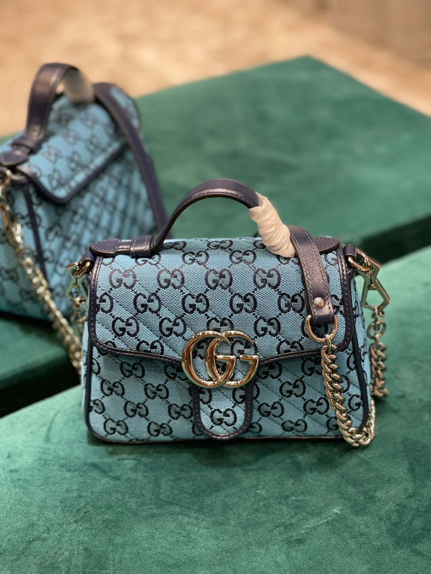 Сумка-тоут Gucci из серии Marmont - 21-15-5-8 см