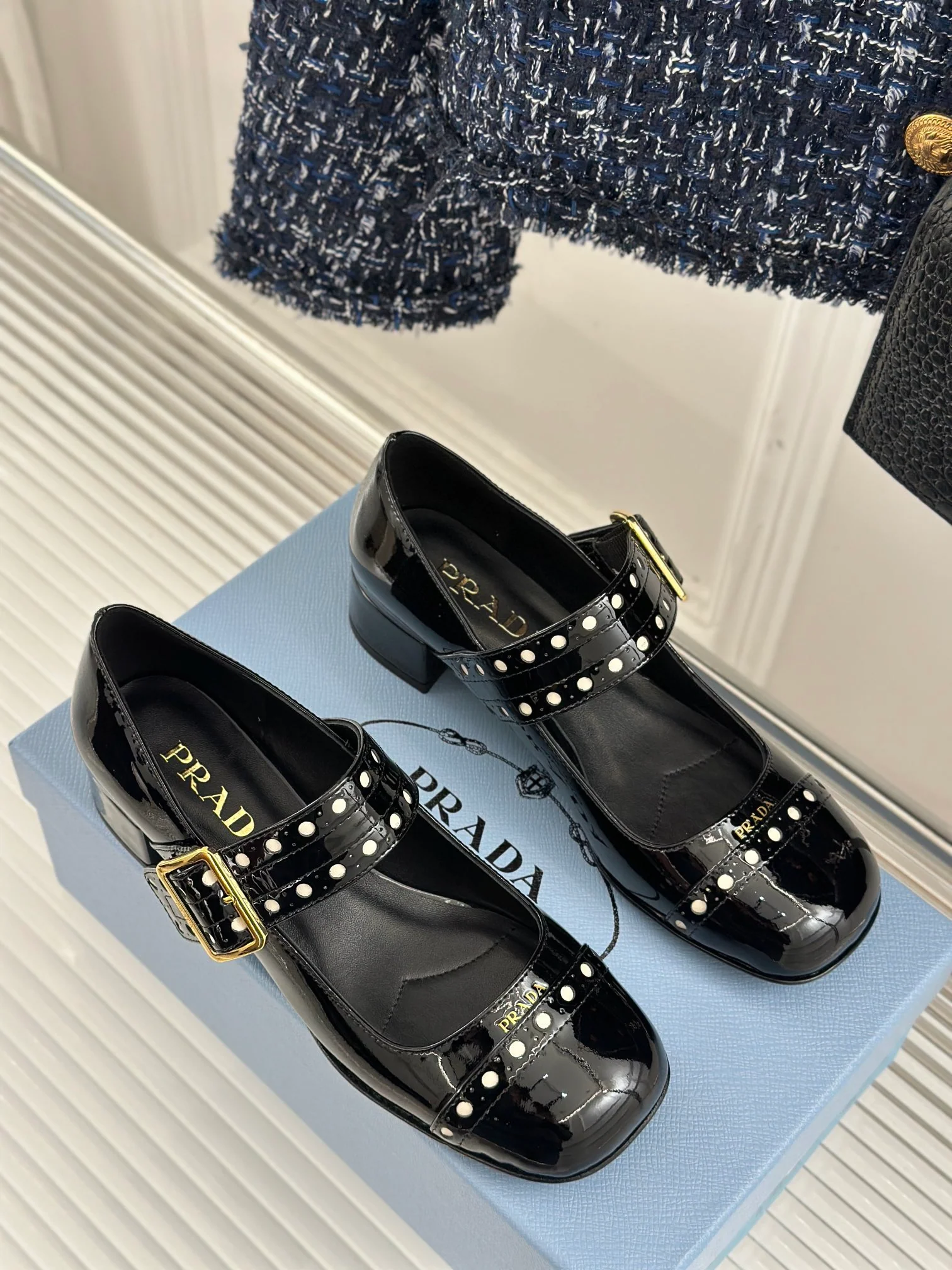 Туфли-мэри-джейн Prada 2024 в стиле ретро - черные