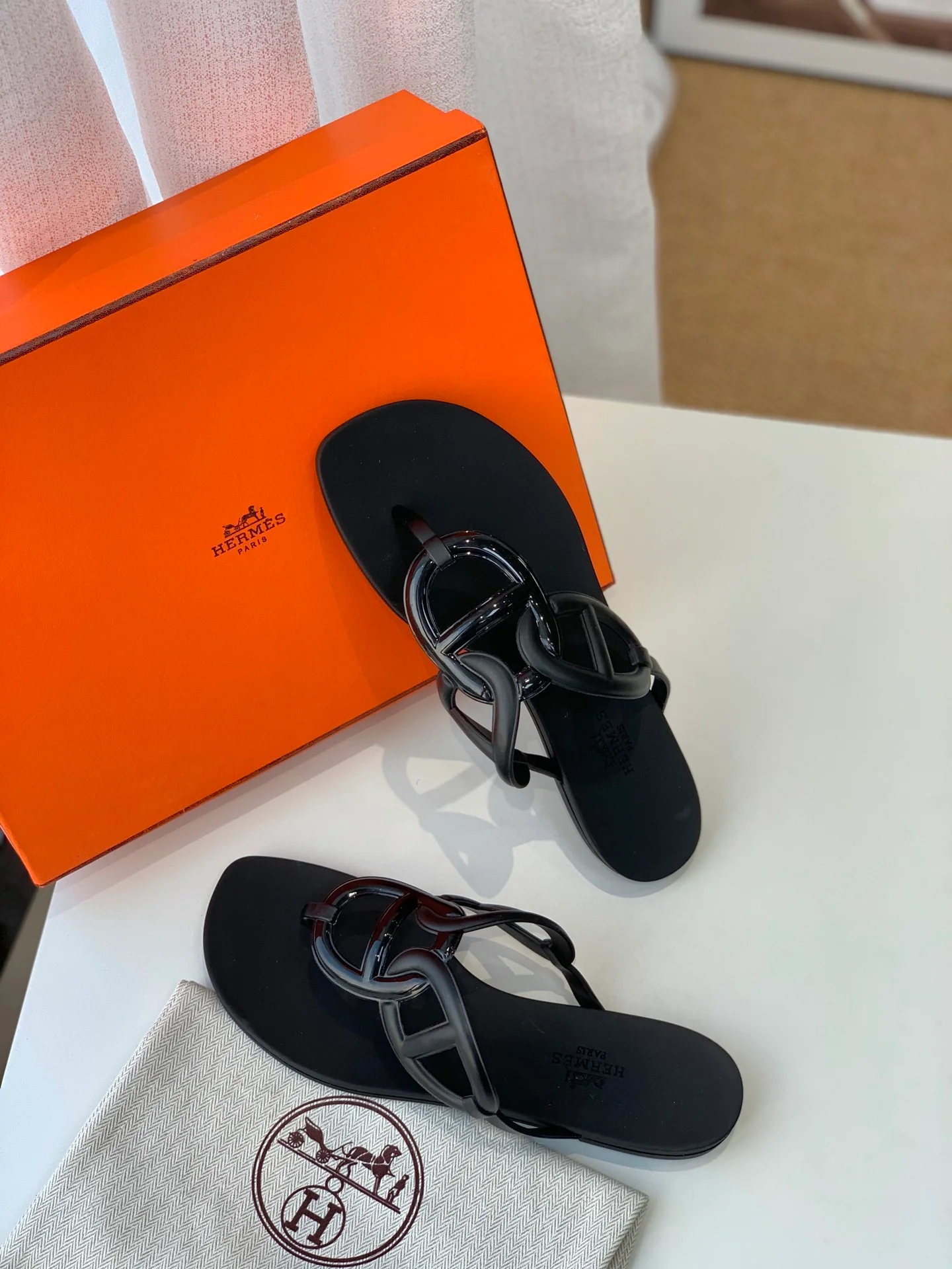 Новые шлепанцы Hermes-aloha 