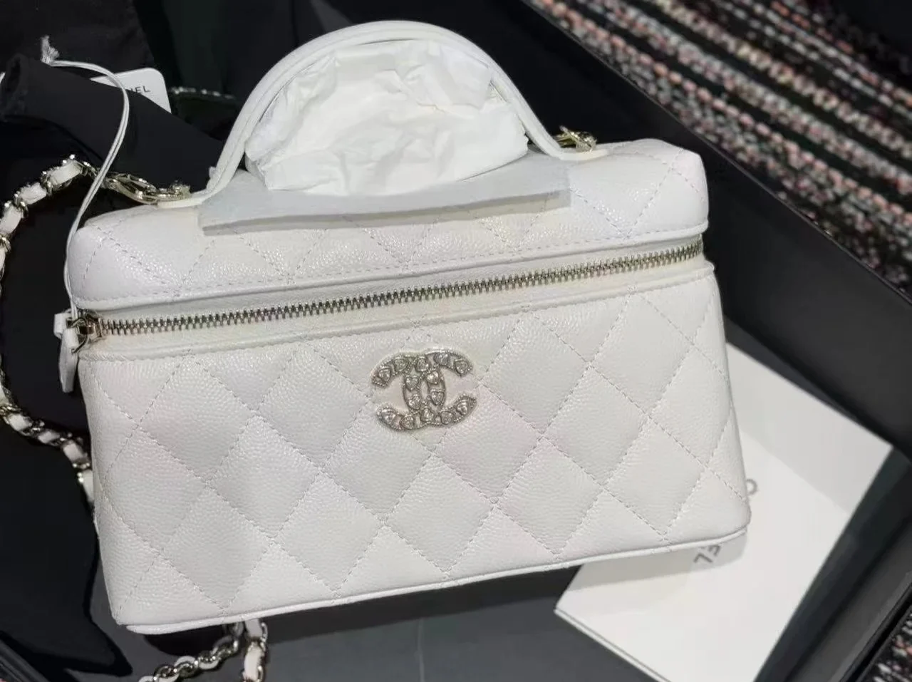 Сумочка Chanel 25p Heart Diamond LP с цепочкой - белая