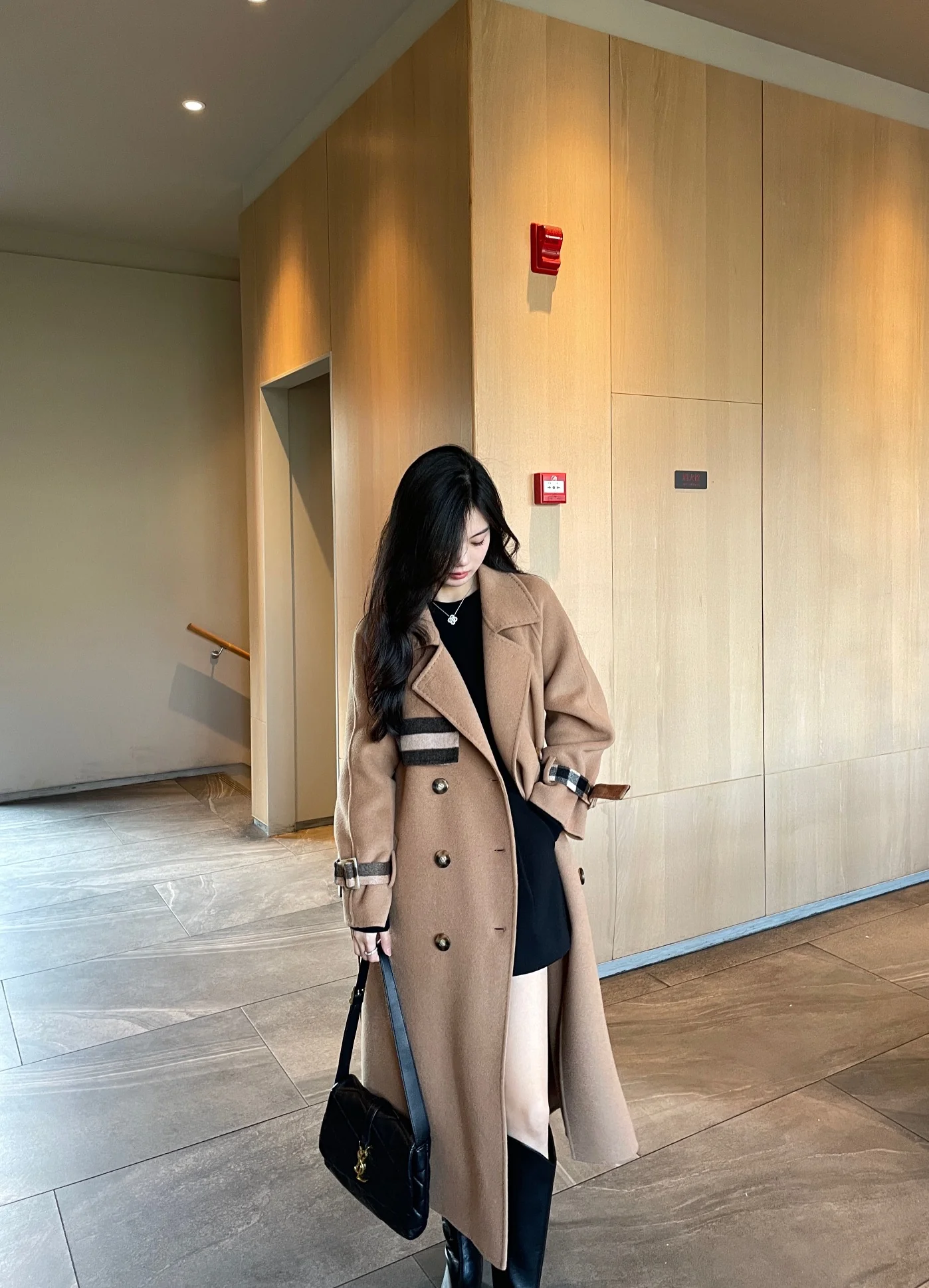 Пальто Burberry 2403 из кашемира