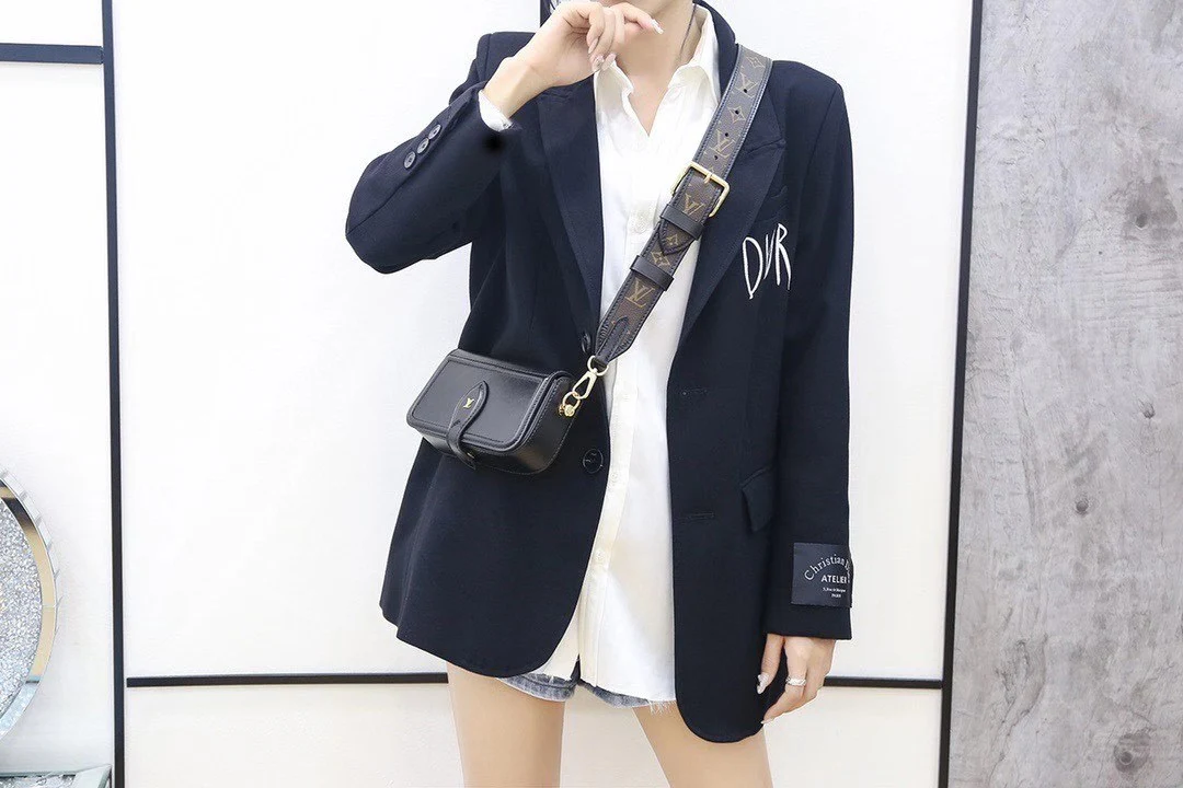 lv-m69841-officier handbag