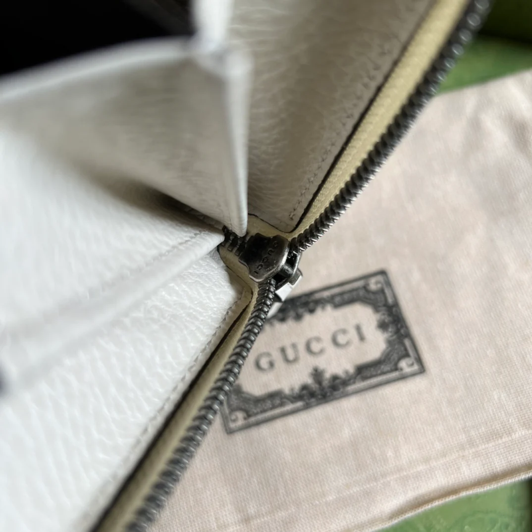 Gucci GG Marmont系列长夹