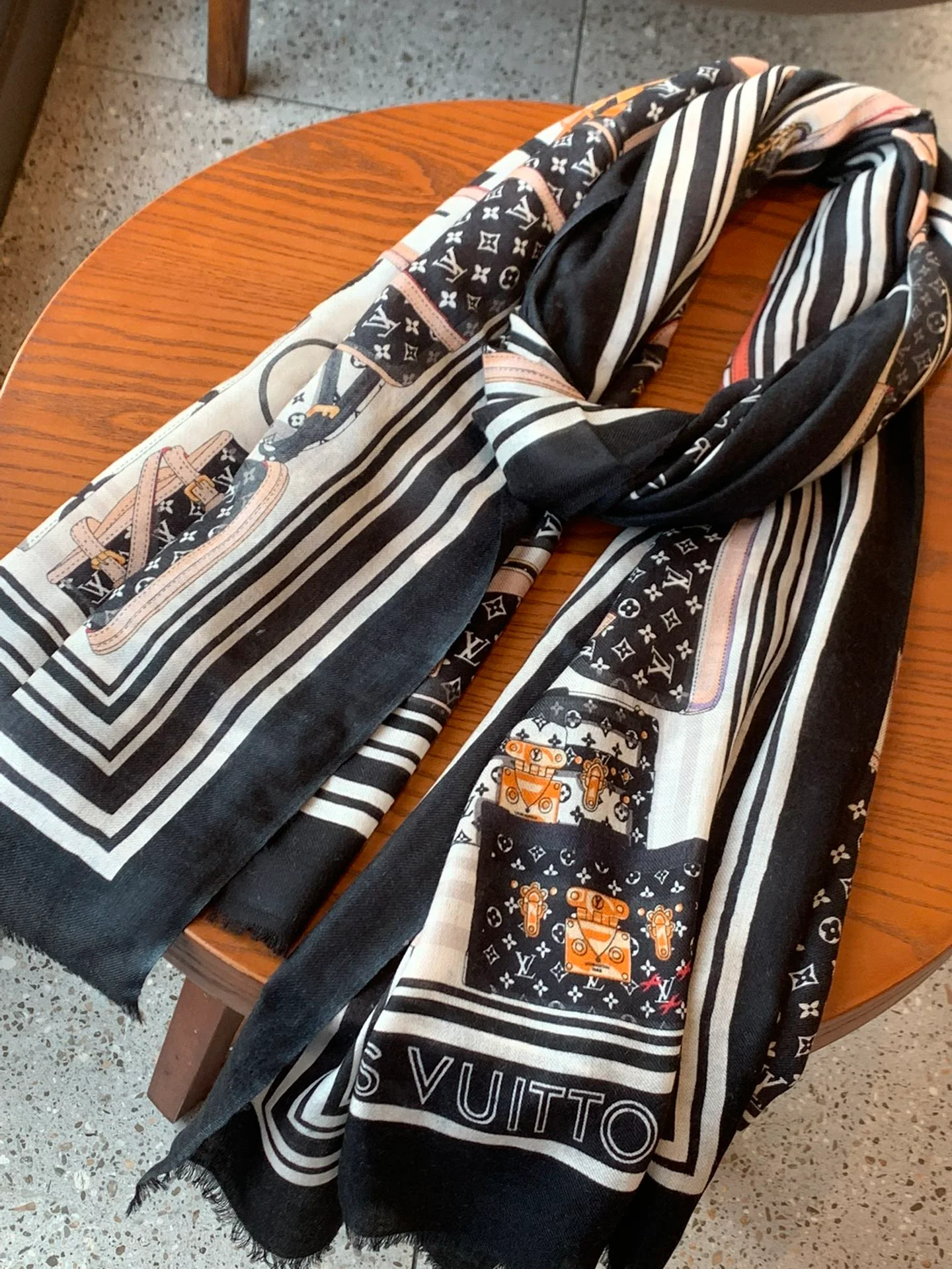 Шарф LV с принтом в виде цепочек - 100-200 см - Кашемир 100% чистоты - 1 шт.