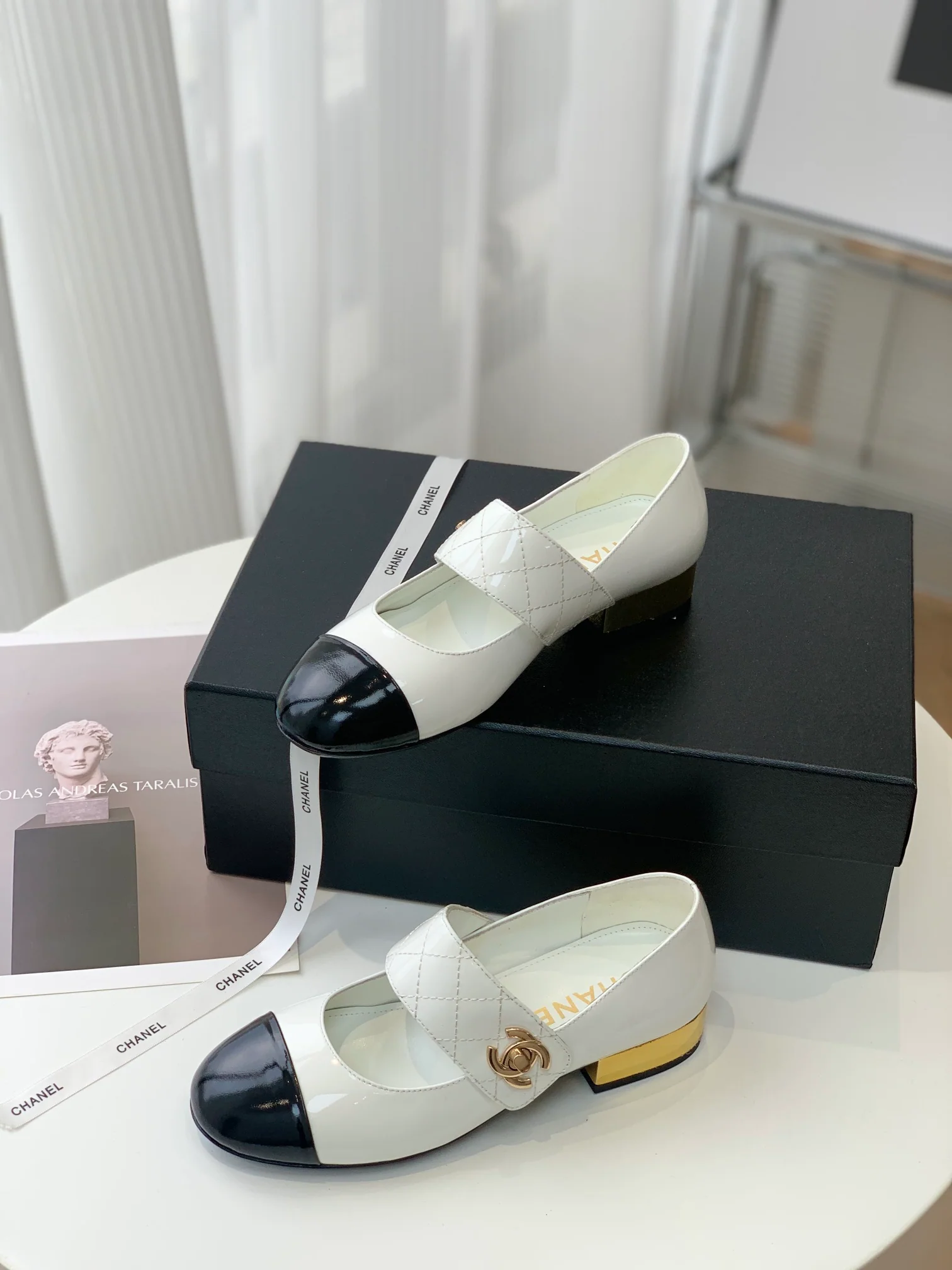 Туфли Мэри Джейн от Chanel