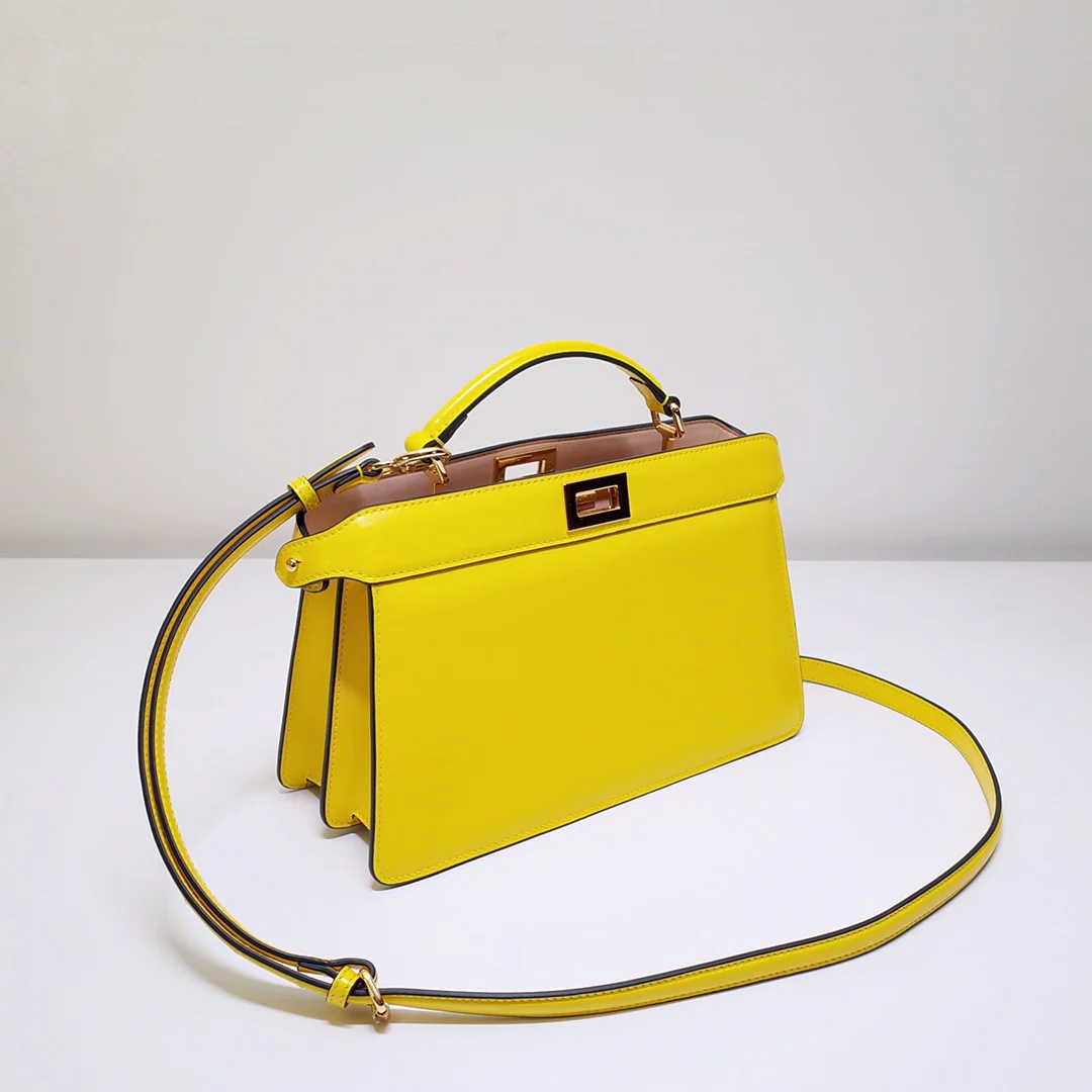 Маленькая желтая кожаная сумка Fendi Peekaboo i-seey