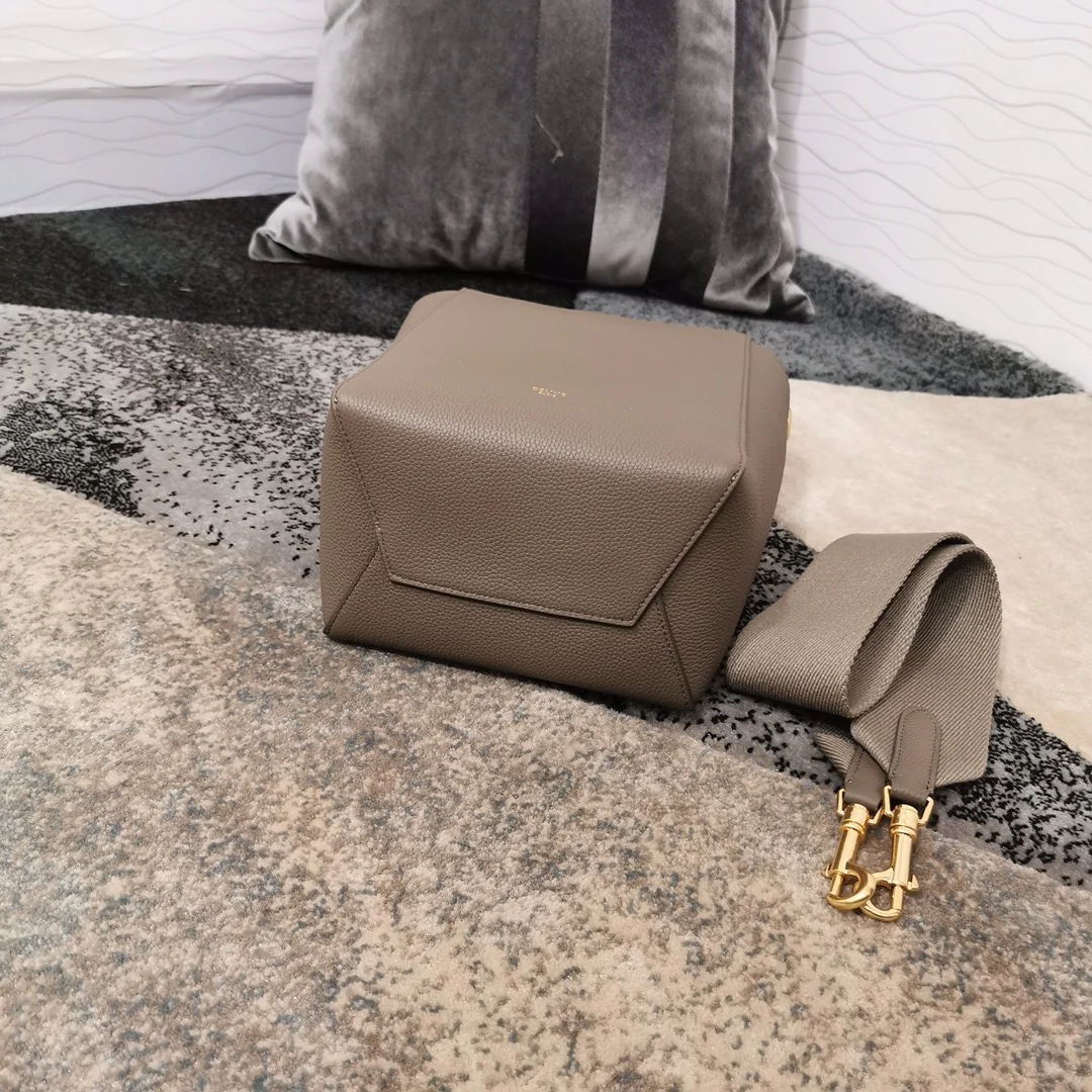 Сумка-ведро Celine Sangle - с узором 