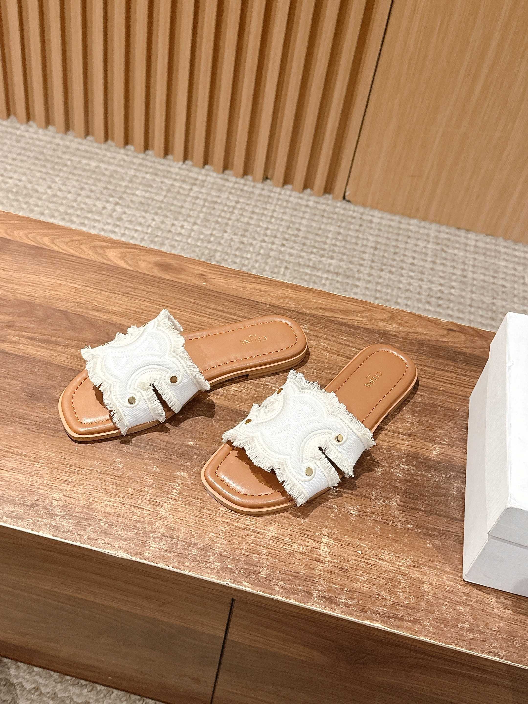 Туфли Celine Arc de Triomphe - белые