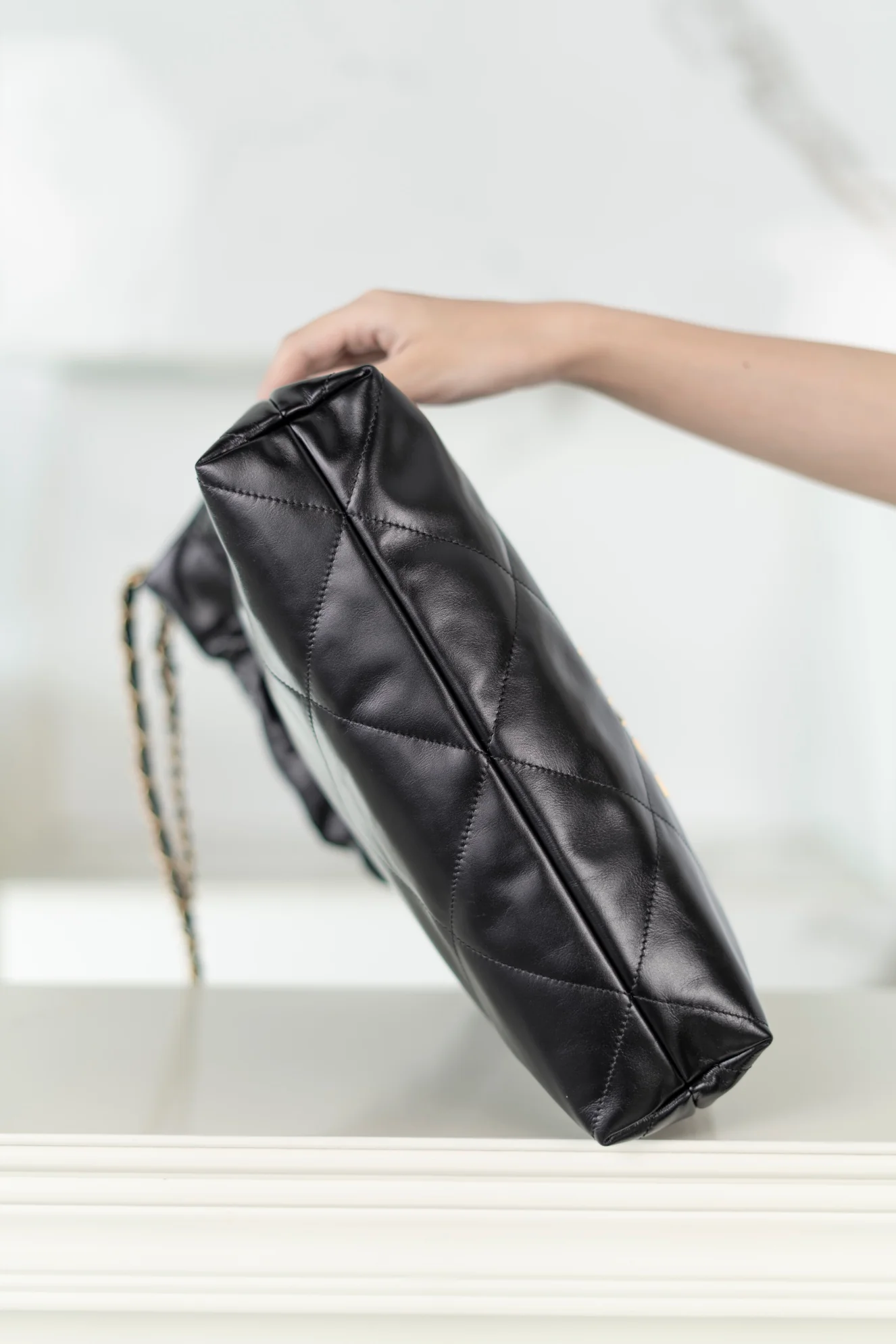 Мусорный мешок Chanel 22bag с двумя карманами, маленький, черный.