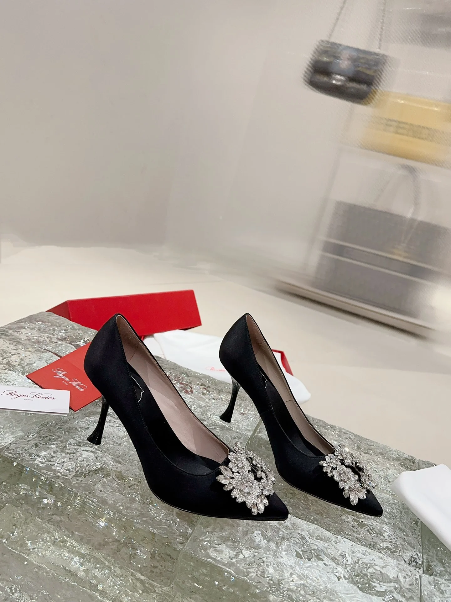 Туфли с квадратным носком и пряжкой - 2024 - На высоком каблуке - Черные