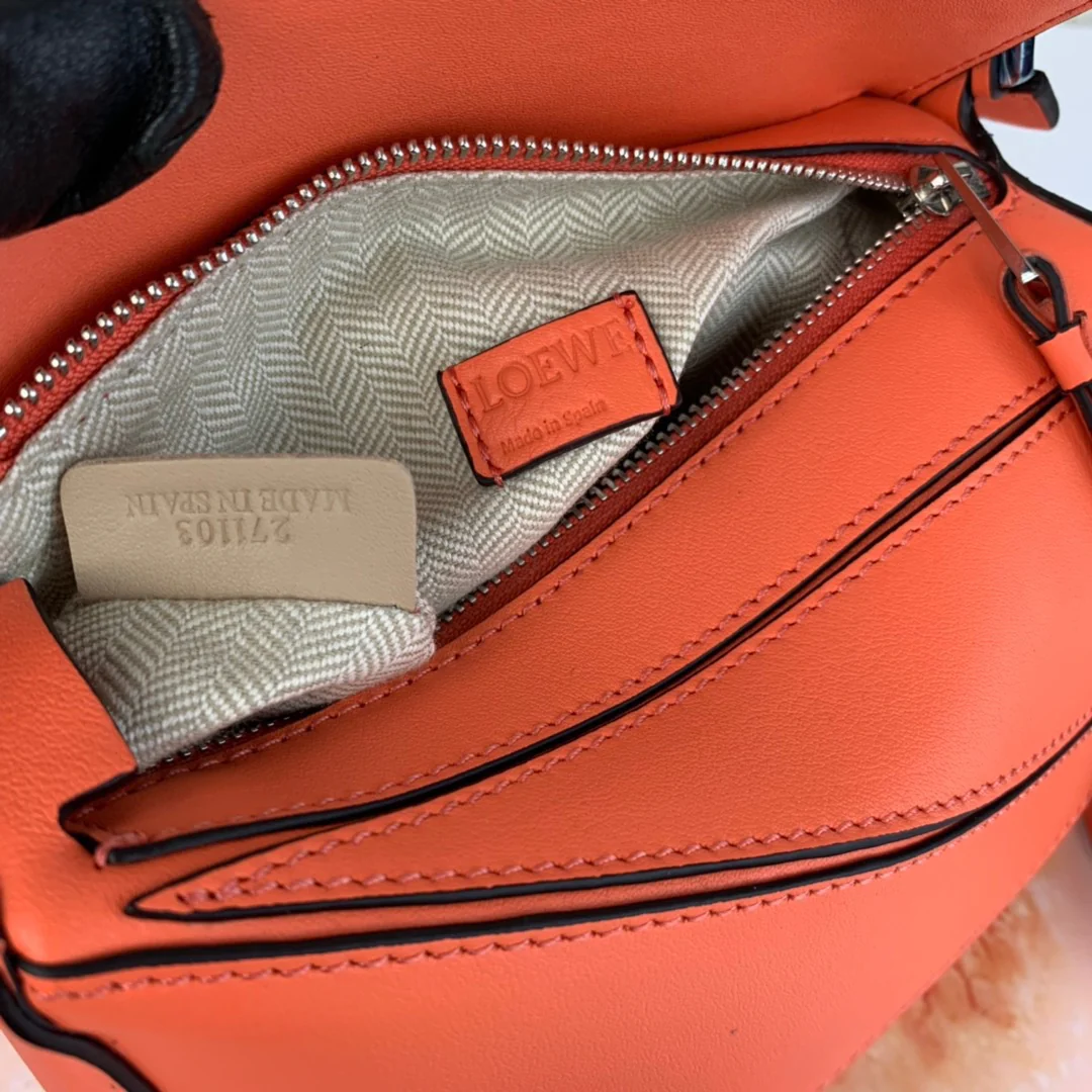 Мини-сумка Loewe Puzzle Bag из телячьей кожи - 7