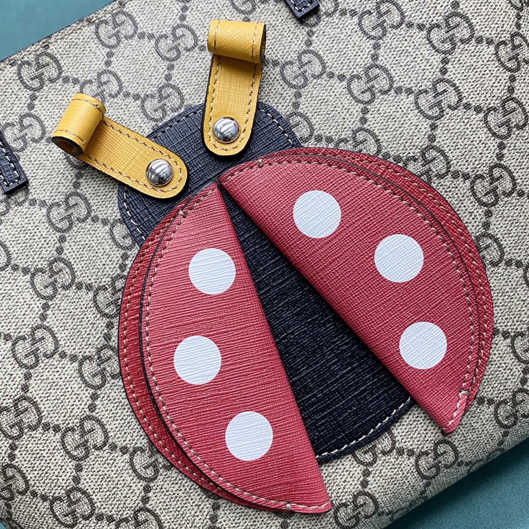 Детская сумка-тоут Gucci с рисунком божьей коровки.