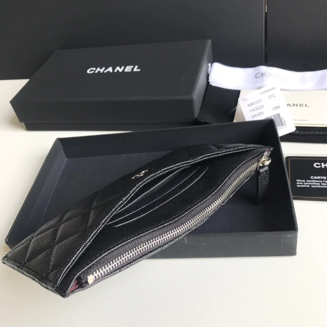 Chanel - Длинный кошелек/держатель для карт на молнии - Плоский длинный кошелек - Черная кожа цвета личи с серебристой фурнитурой