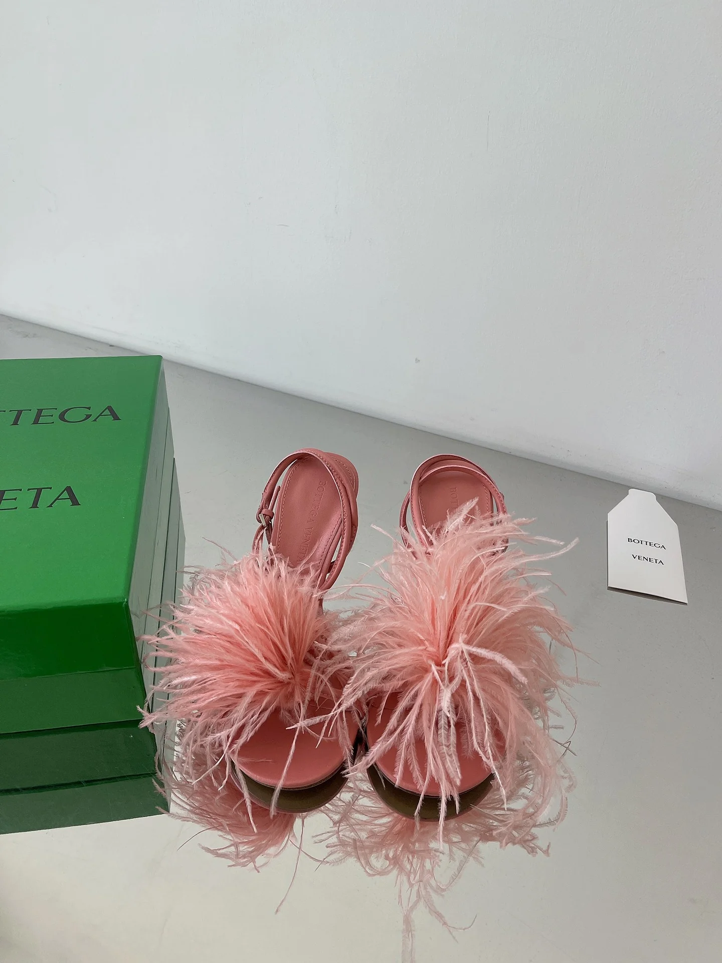 BV - Пушистые босоножки на высоком каблуке-шпильке - Розовые