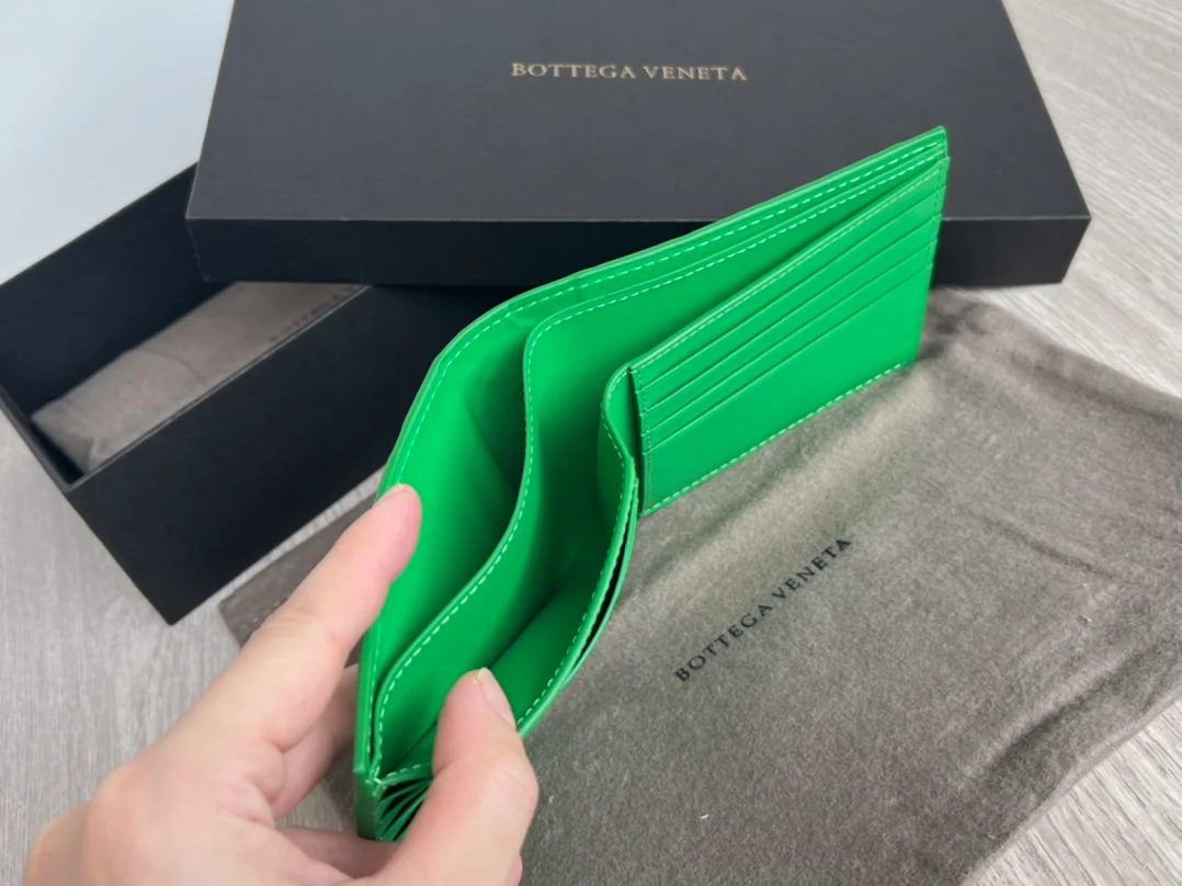 BV-中宽 编织 两折扣短夹 牛皮 11.5x9.5cm