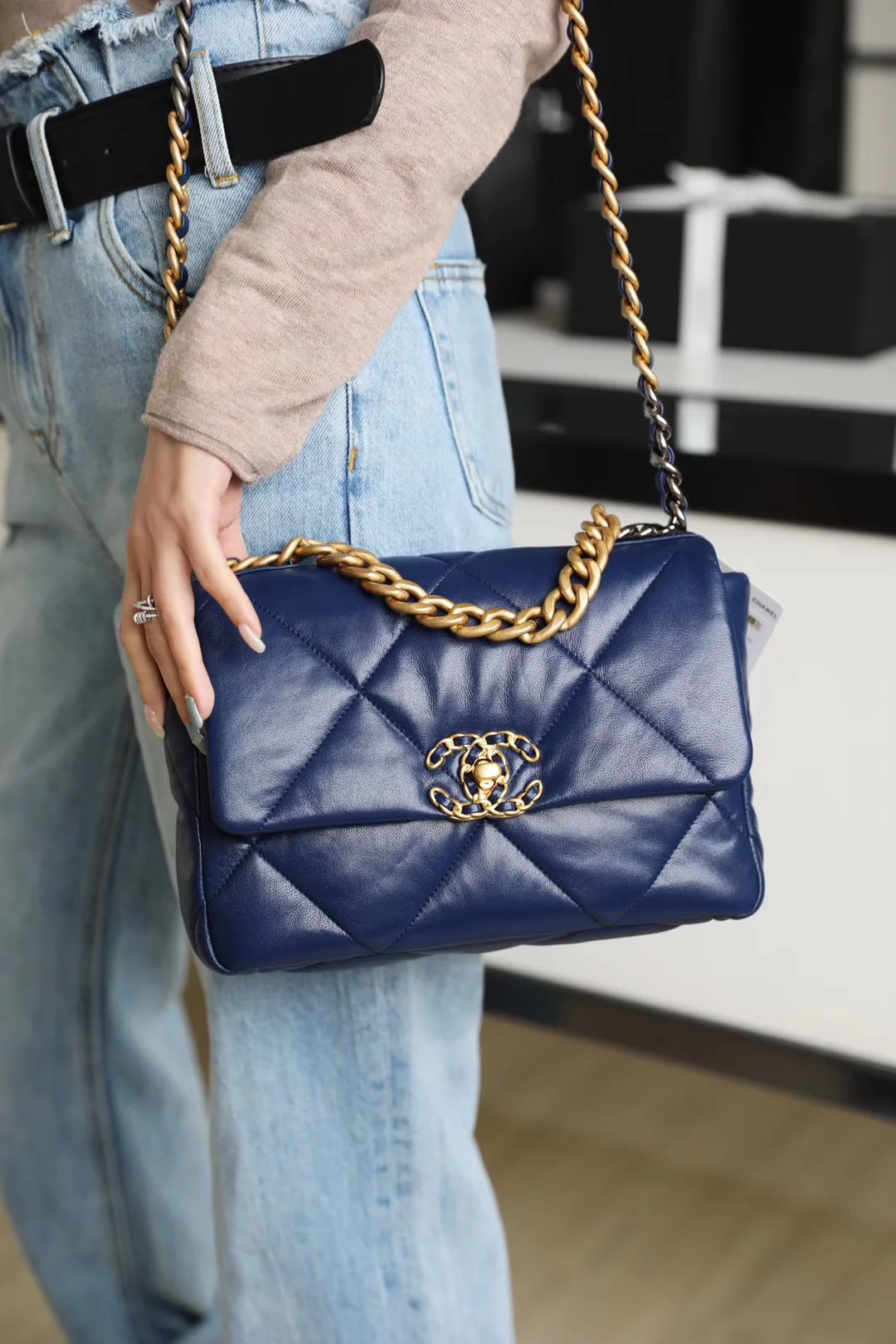 Сумка Chanel 19 - маленькая, темно-синяя