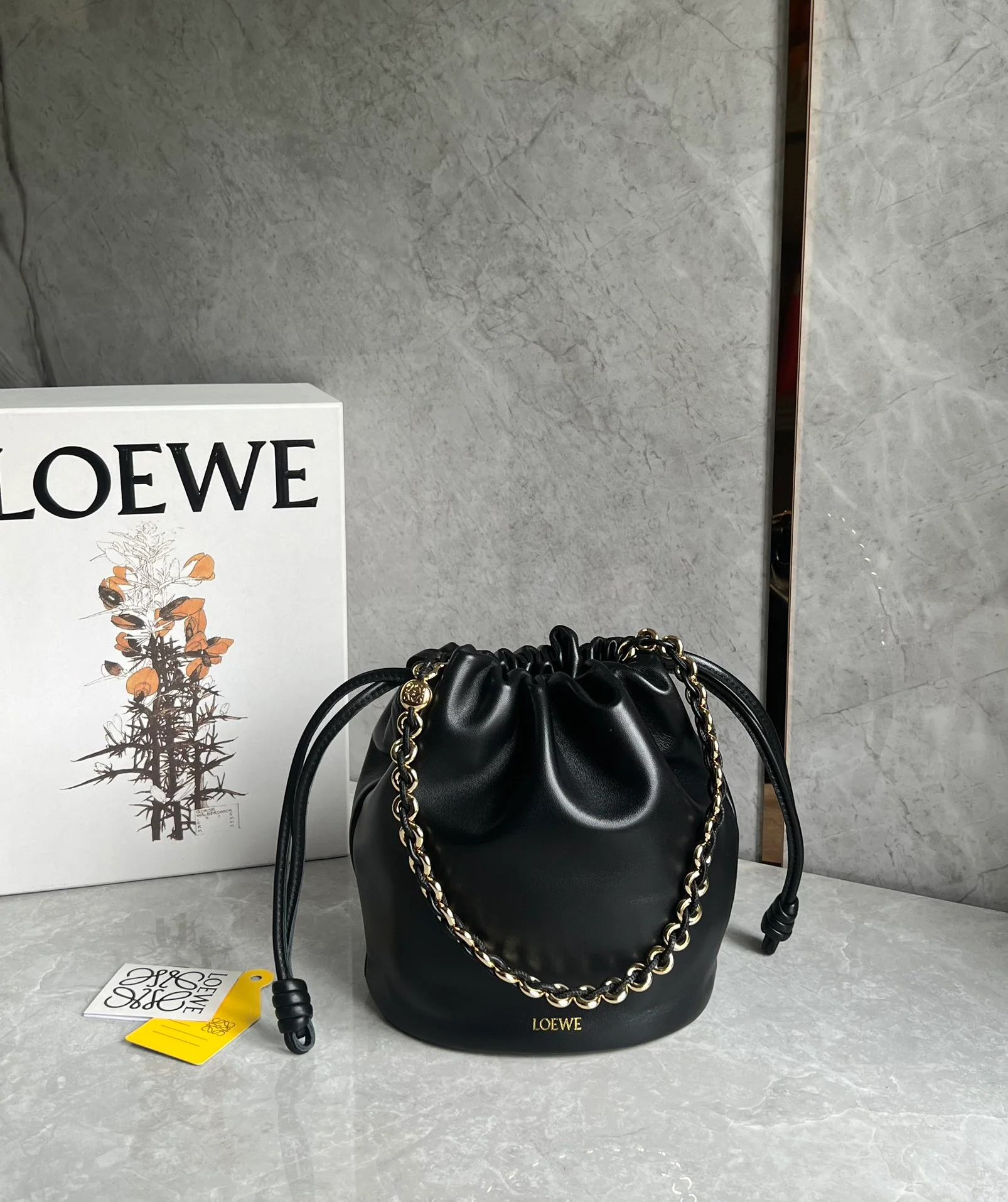 Сумка-ведро Loewe Flamenco Purse - черная