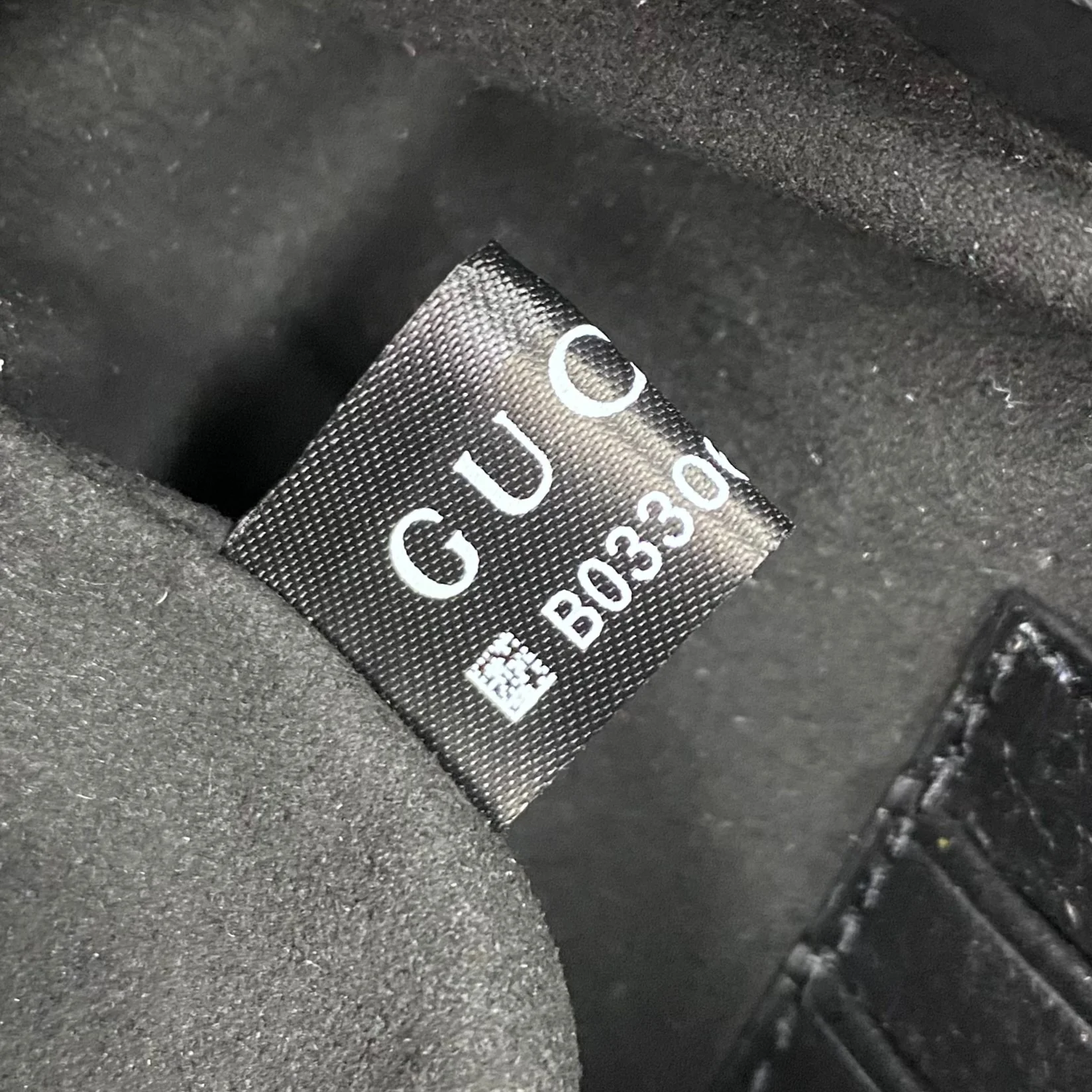 Сумка Gucci на цепочке через плечо - черная