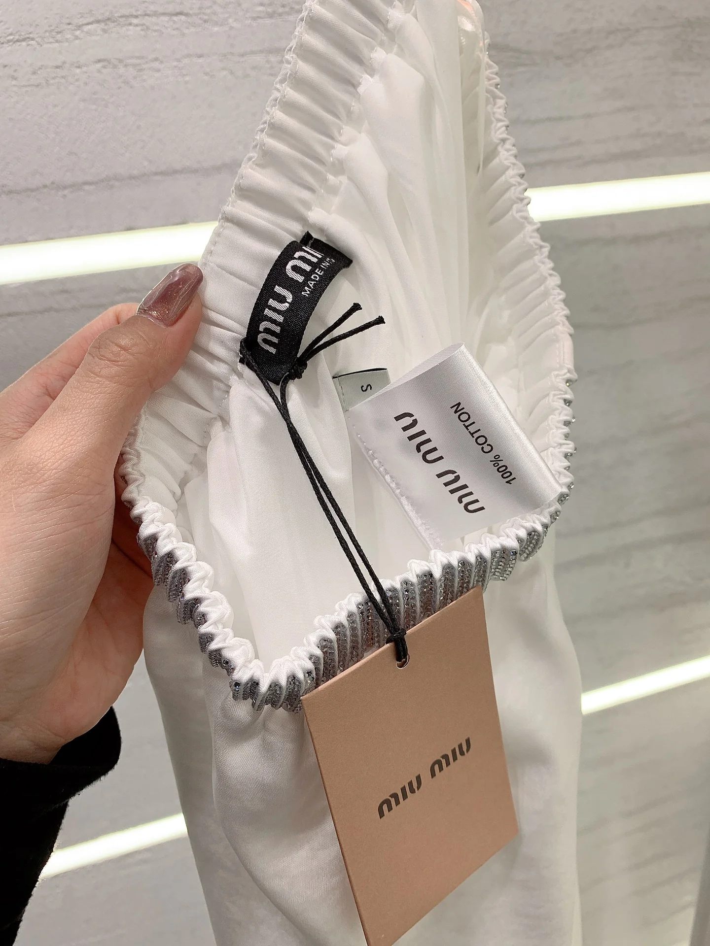 Брюки Miu Miu-2404 с эластичным поясом и стразами, широкие штанины, термостойкие.