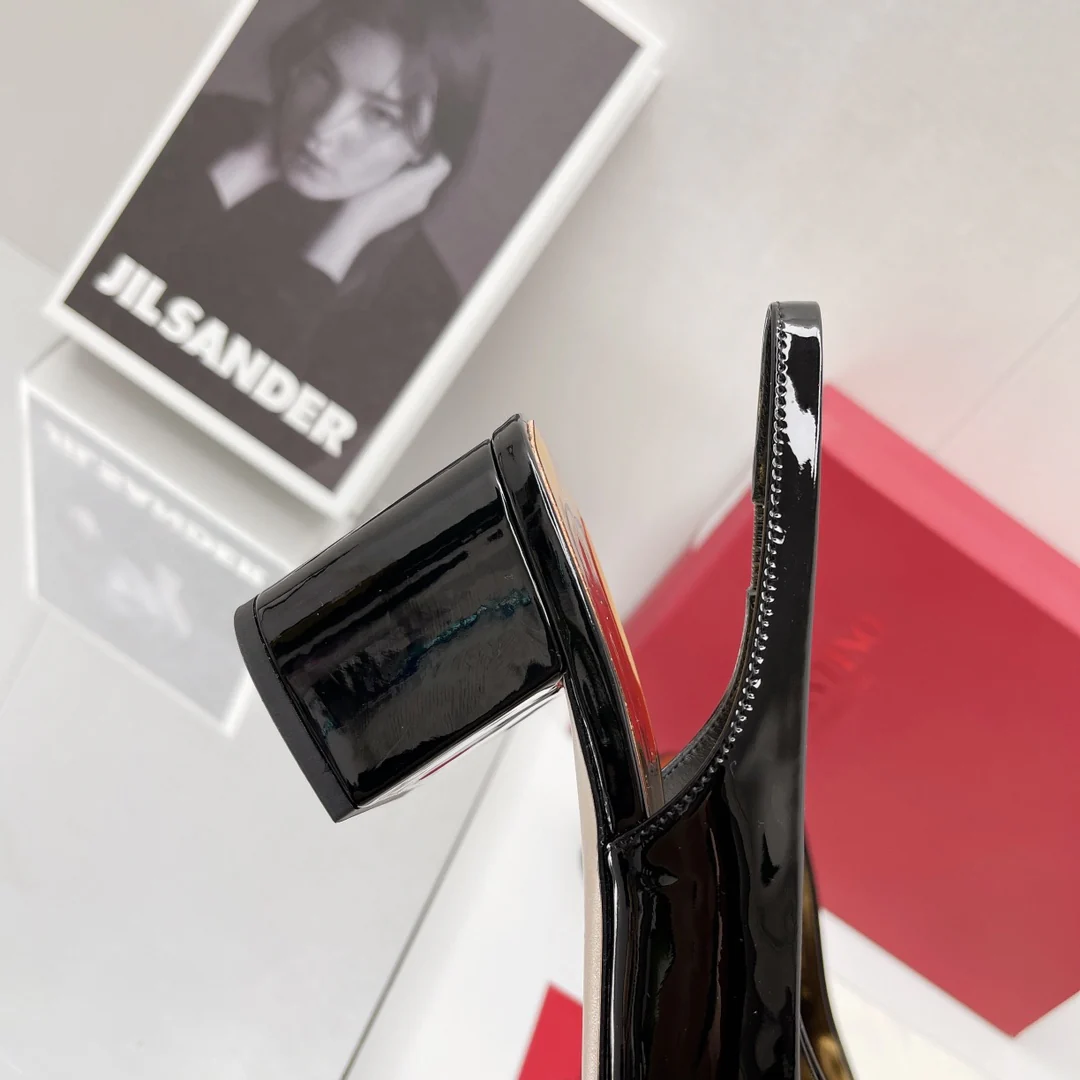 Valentino - Черные туфли на высоком каблуке - Туфли на массивном каблуке