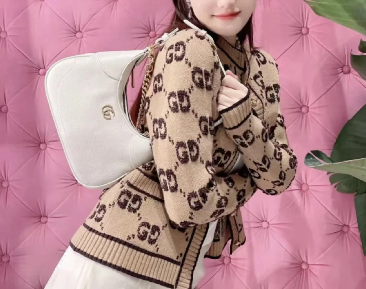 Сумка Gucci на цепочке через плечо - белая