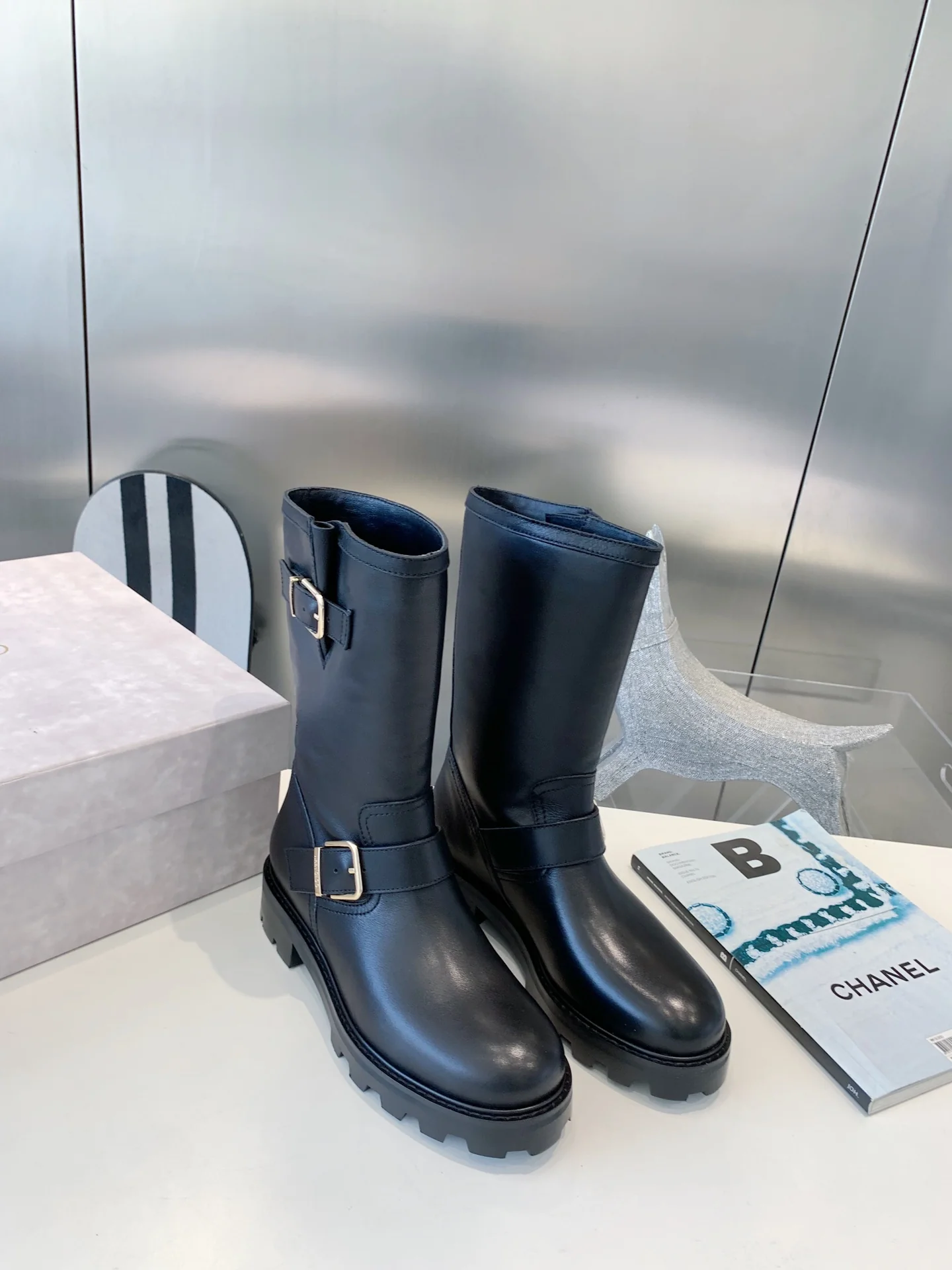 Jimmy - Новинка 2022 года - Кожаные сапоги до середины икры