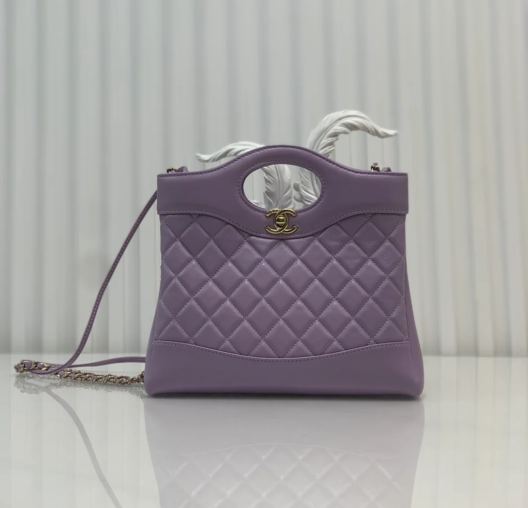 Мини-сумочка Chanel 24c31 из овечьей кожи - фиолетовая