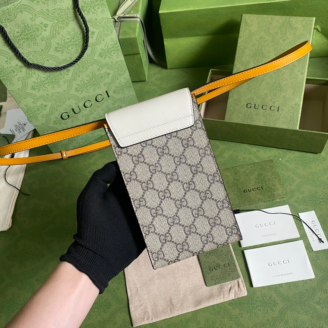 Сумка для телефона Gucci с цепочкой и замком