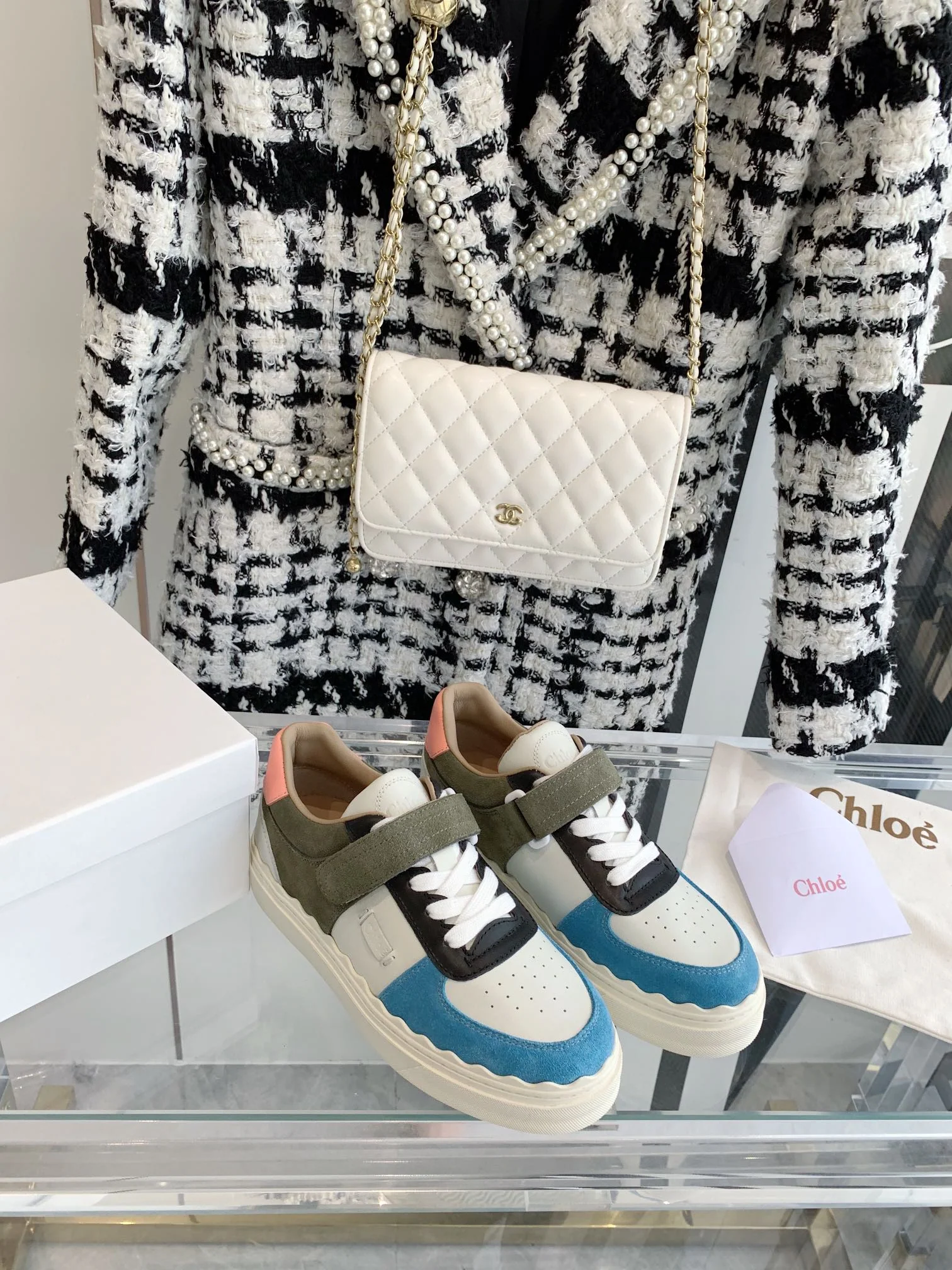 Chloe - Белые двухцветные кожаные кроссовки на платформе