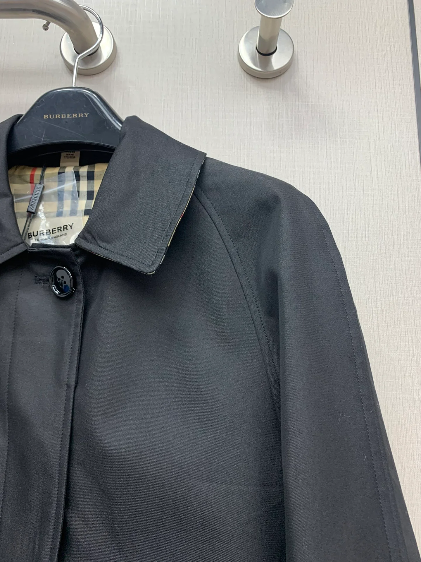 Легкий тренч Burberry 2403 Camden Fit - co-nk4