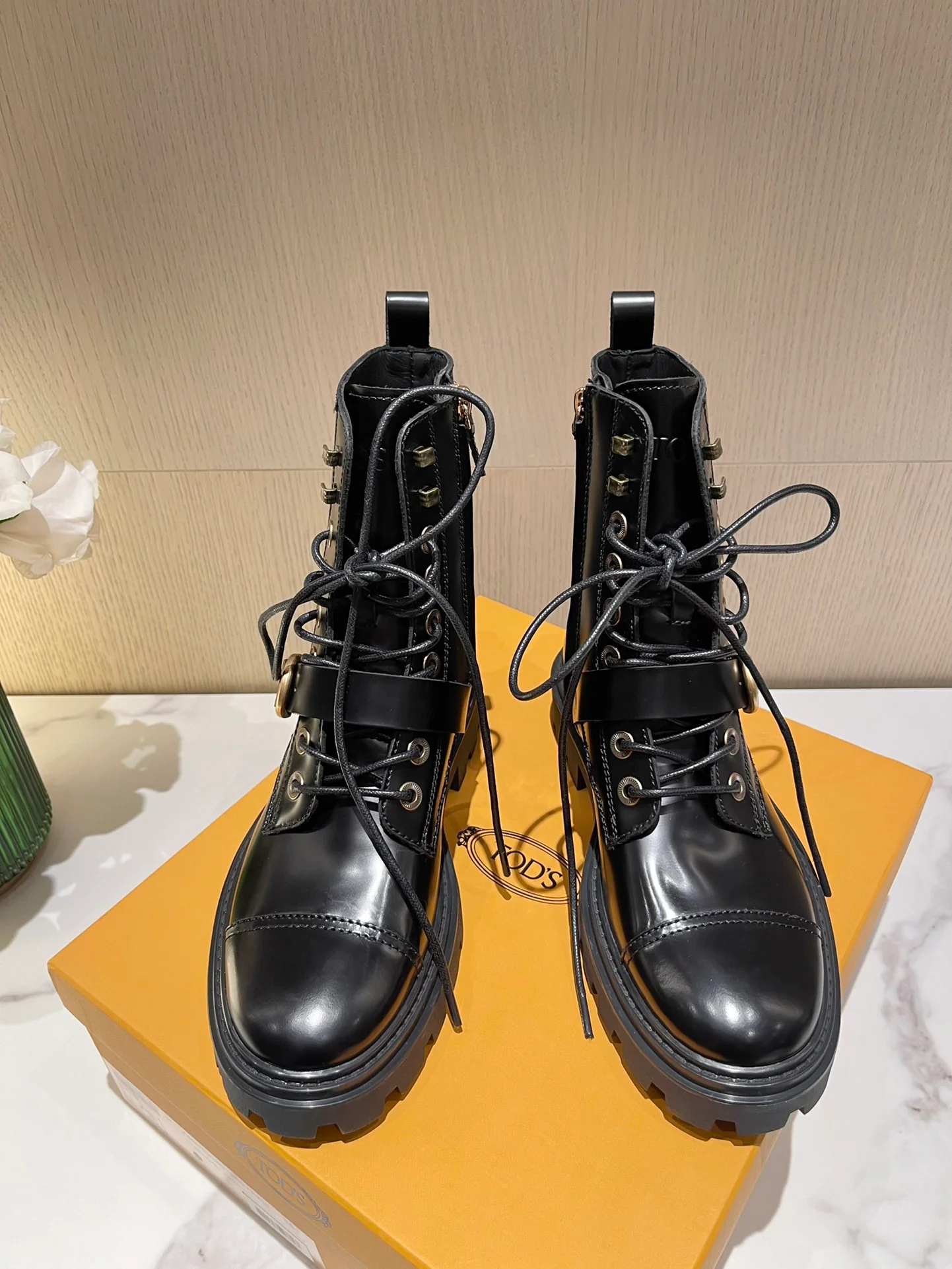 Tods - Новинка сезона осень/зима 2022 - Ботинки Martin